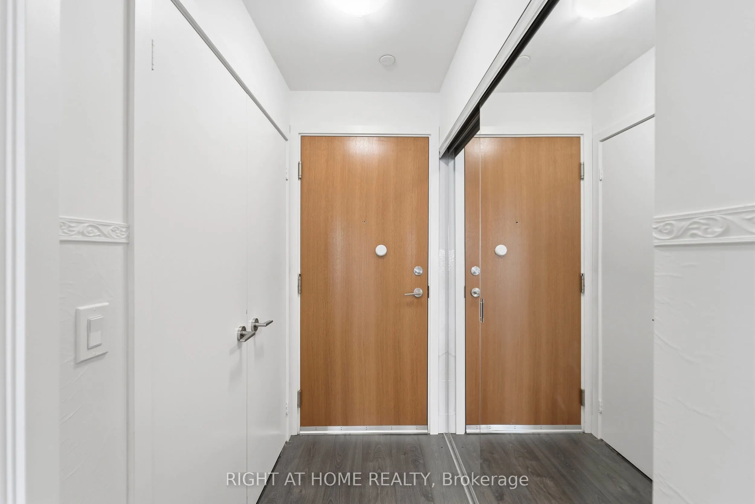 20 Shore Breeze Drive, #1208