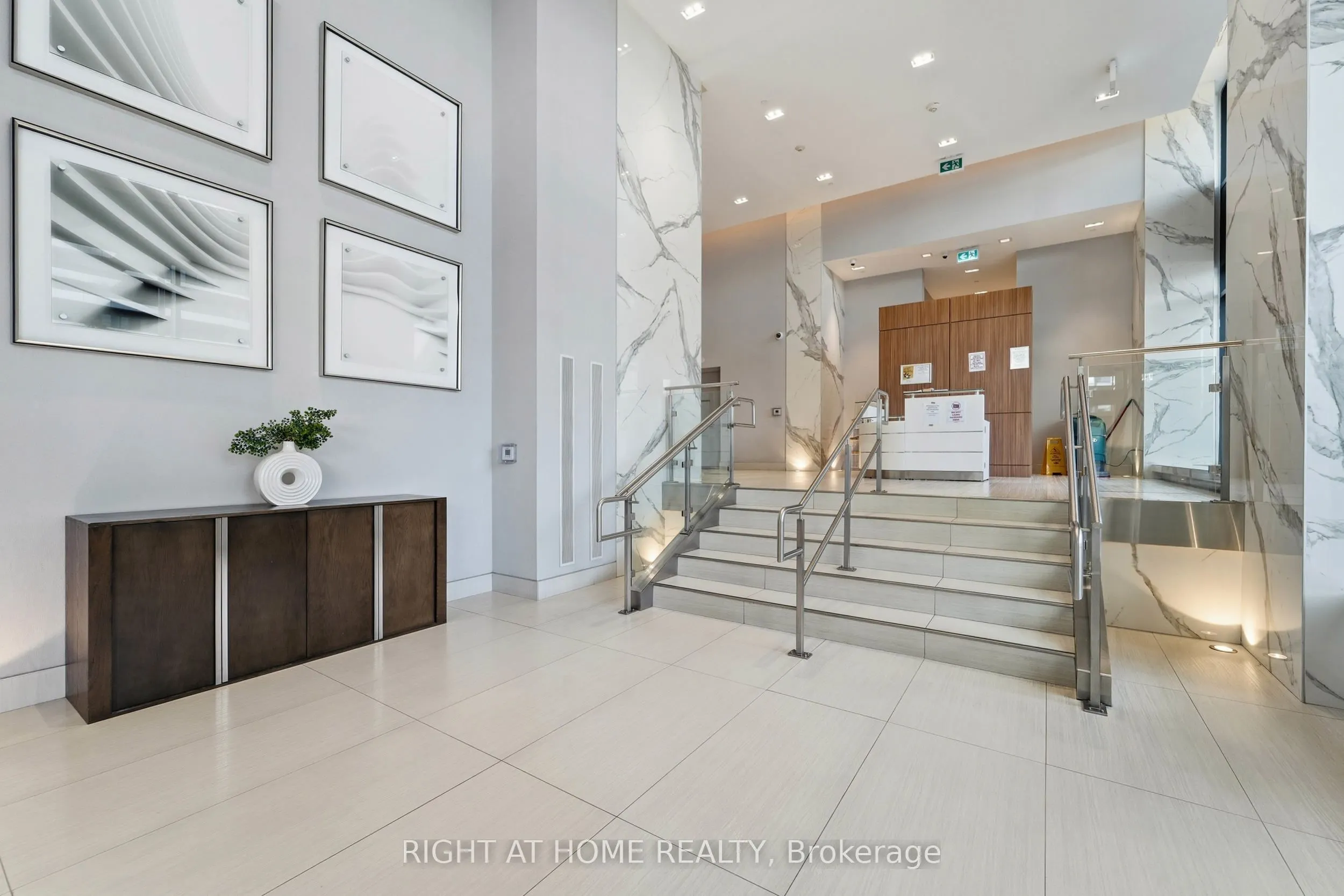 20 Shore Breeze Drive, #1208