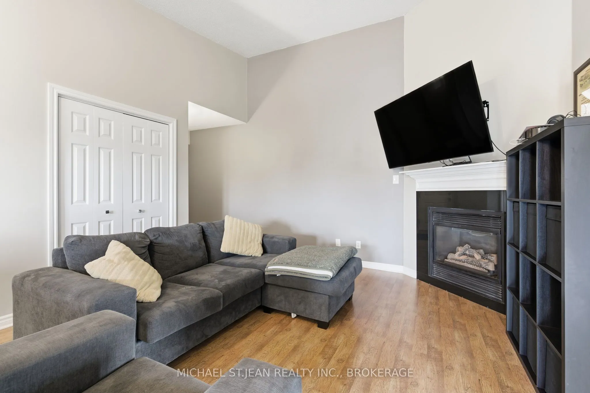 4003 Kilmer Drive, #402