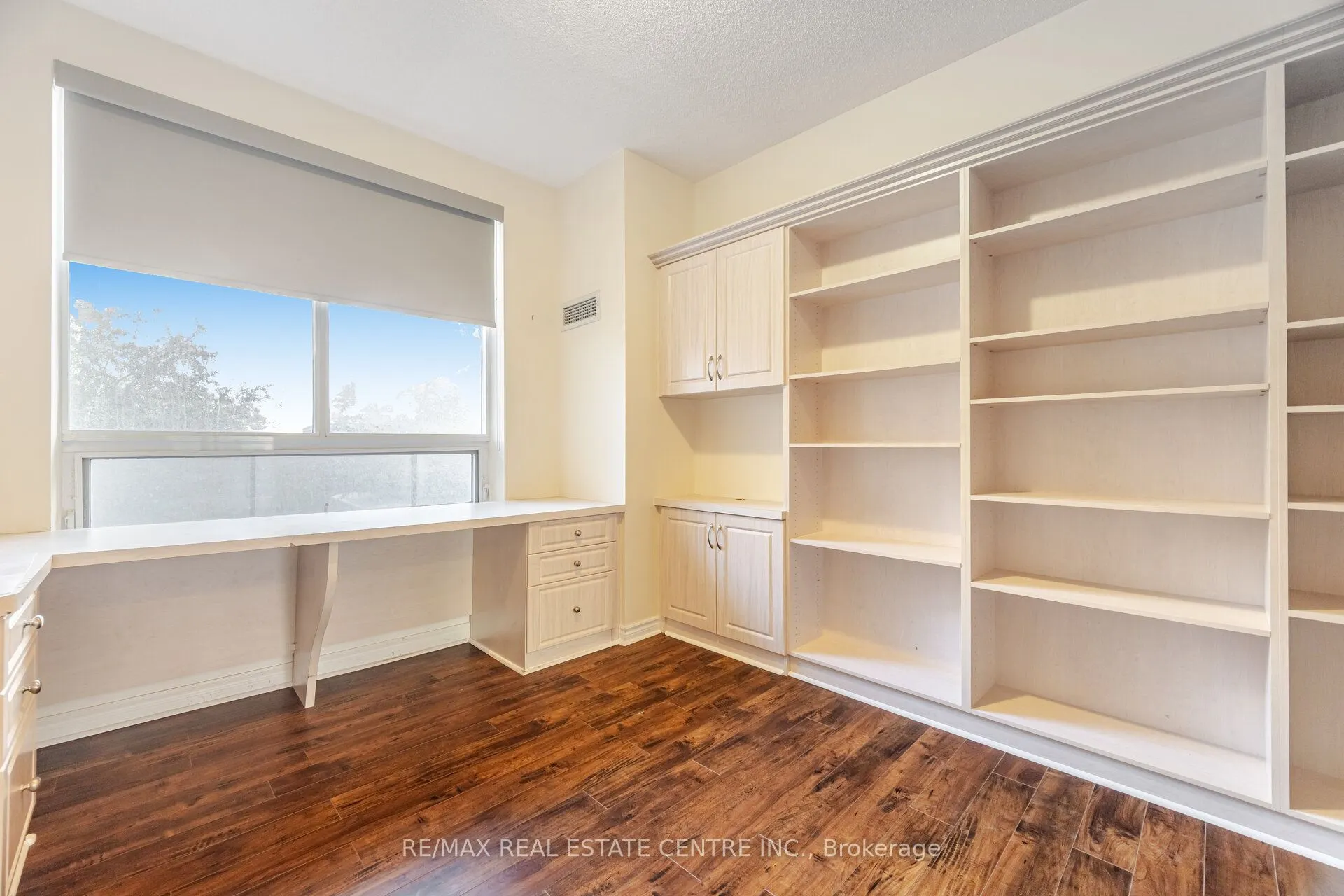 350 Princess Royal Drive, #209