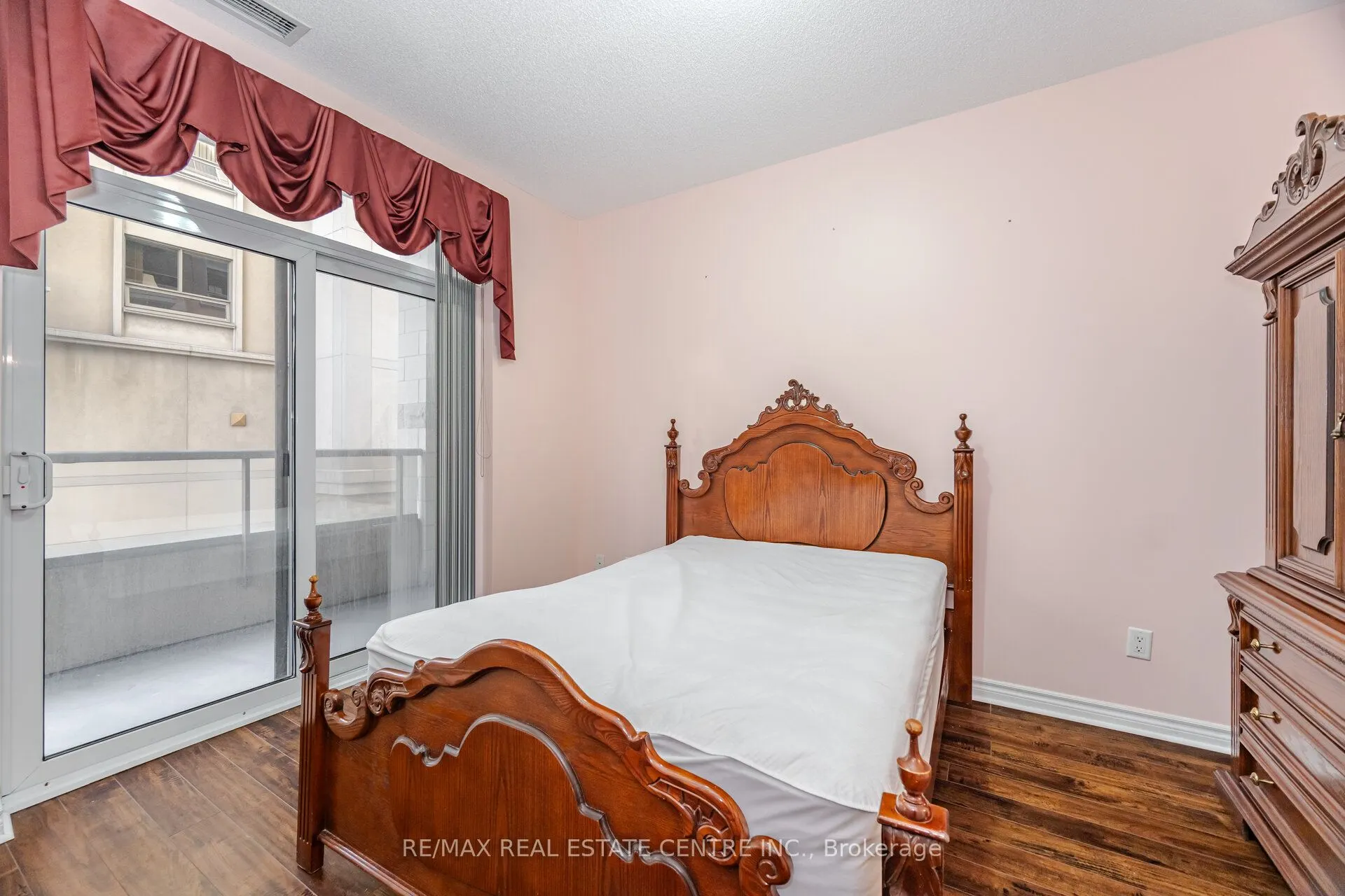 350 Princess Royal Drive, #209