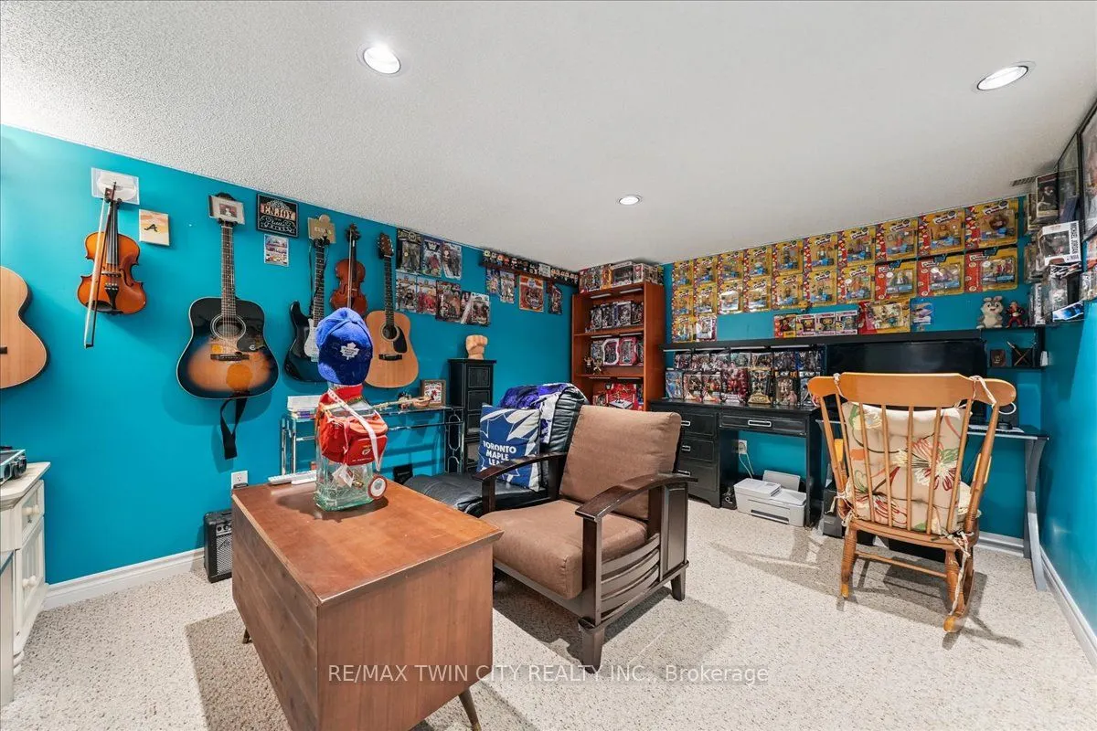 52 Mistycreek Crescent