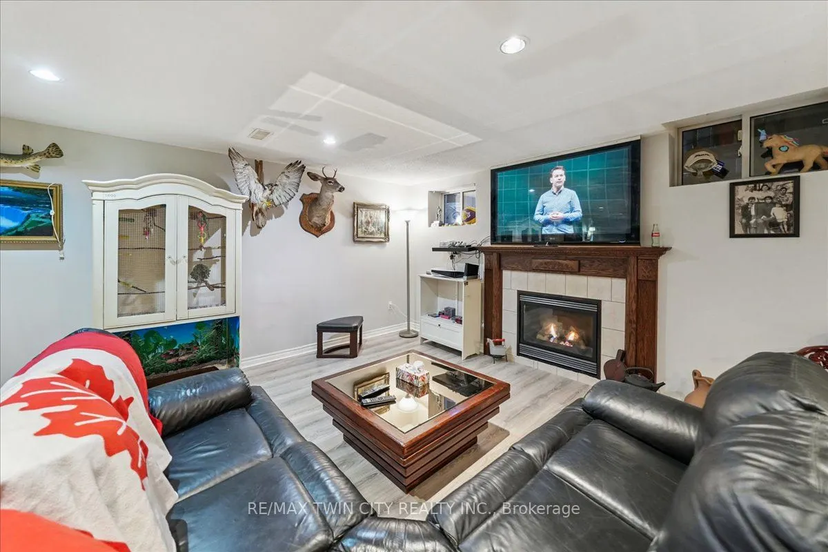 52 Mistycreek Crescent