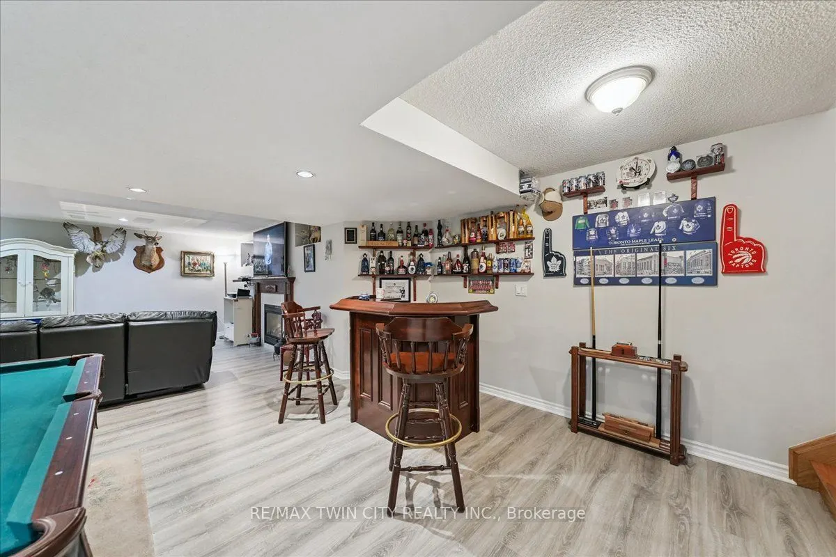 52 Mistycreek Crescent