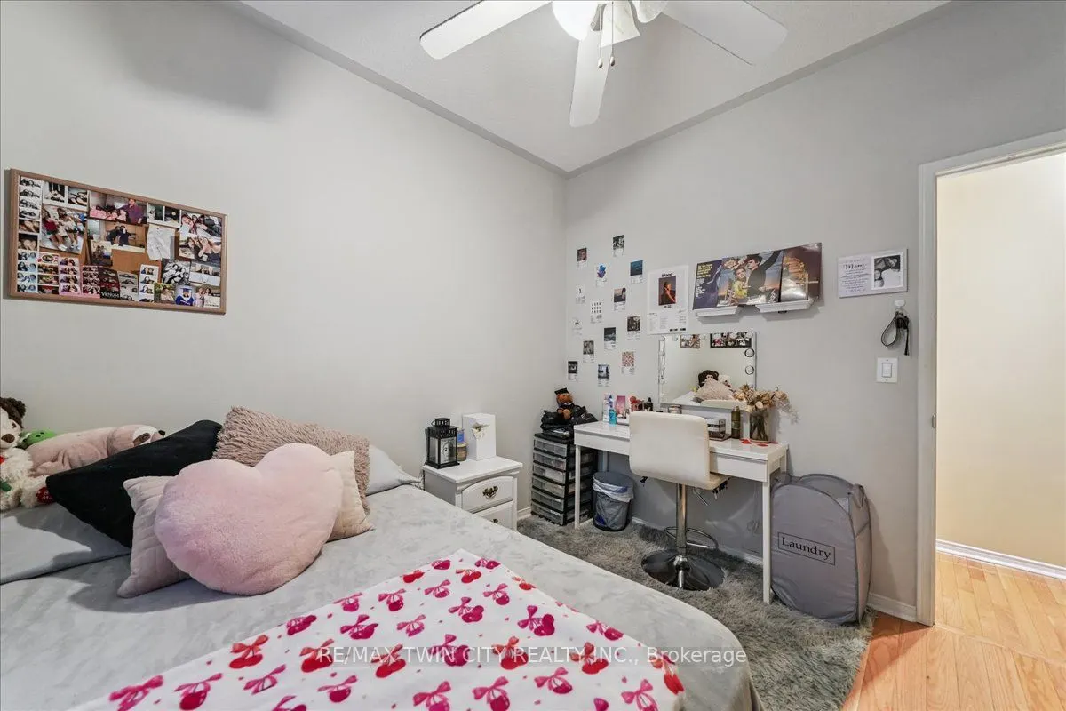 52 Mistycreek Crescent