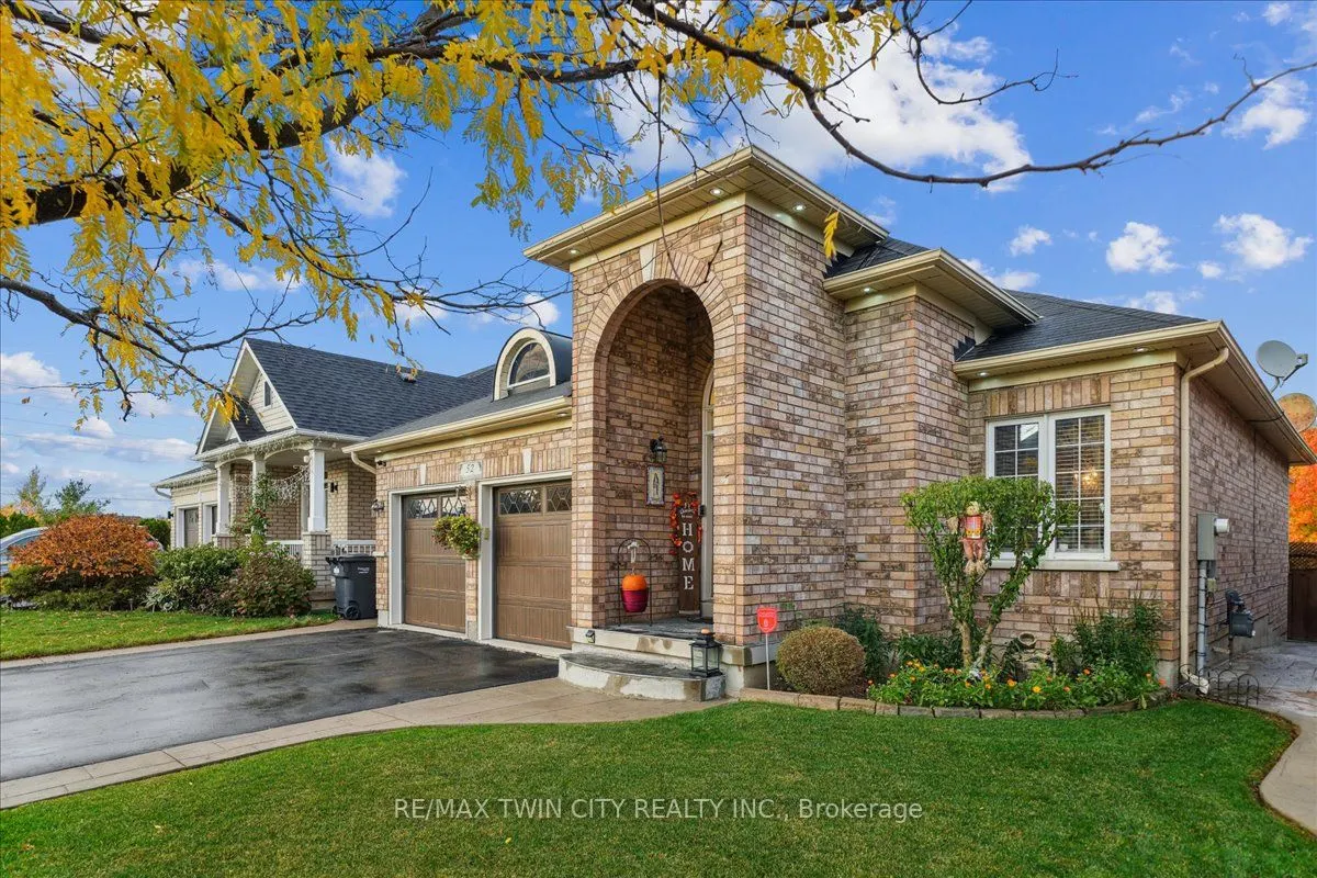 52 Mistycreek Crescent