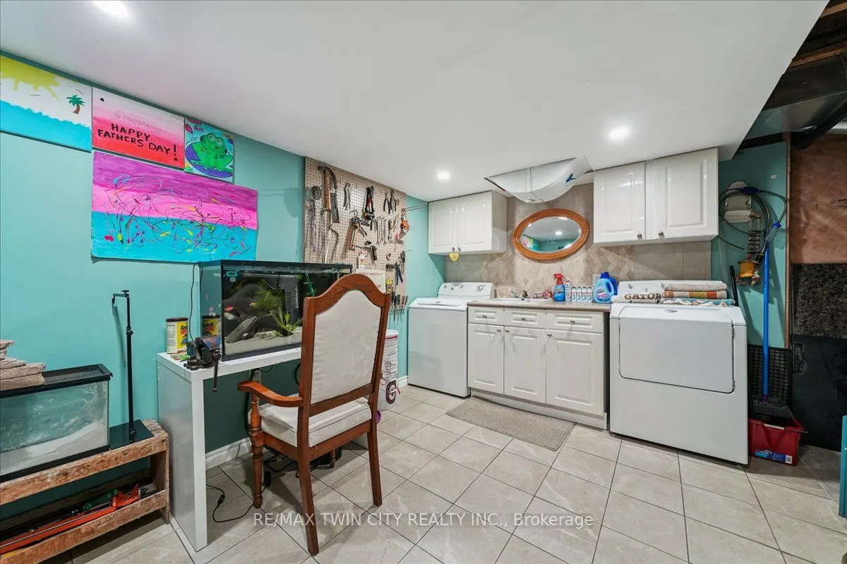 52 Mistycreek Crescent