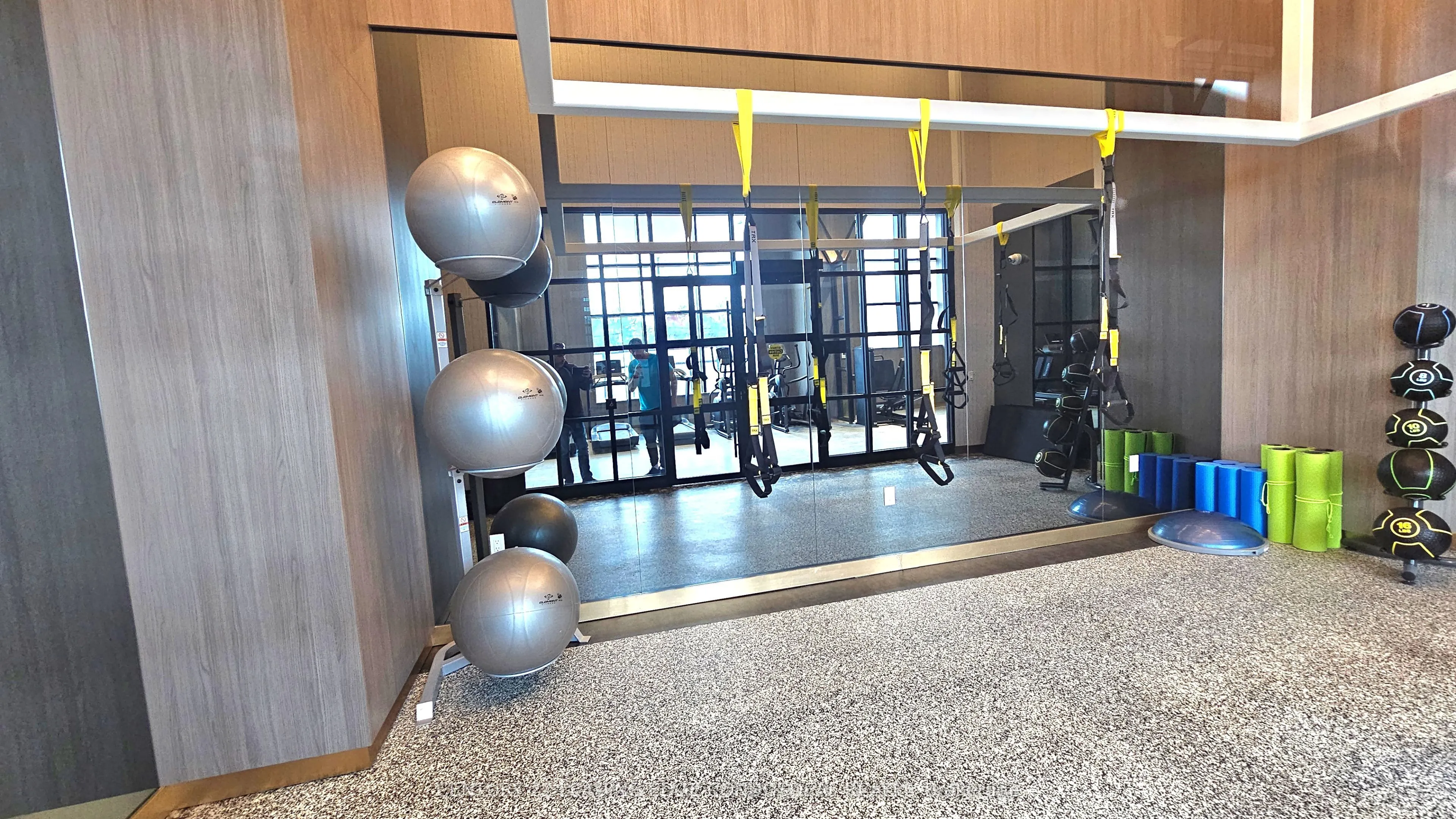 395 Dundas Street W, #524