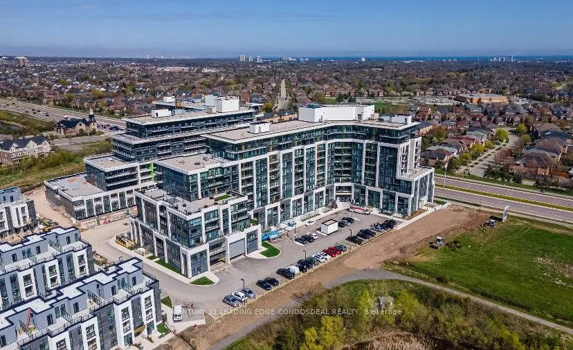 395 Dundas Street W, #524