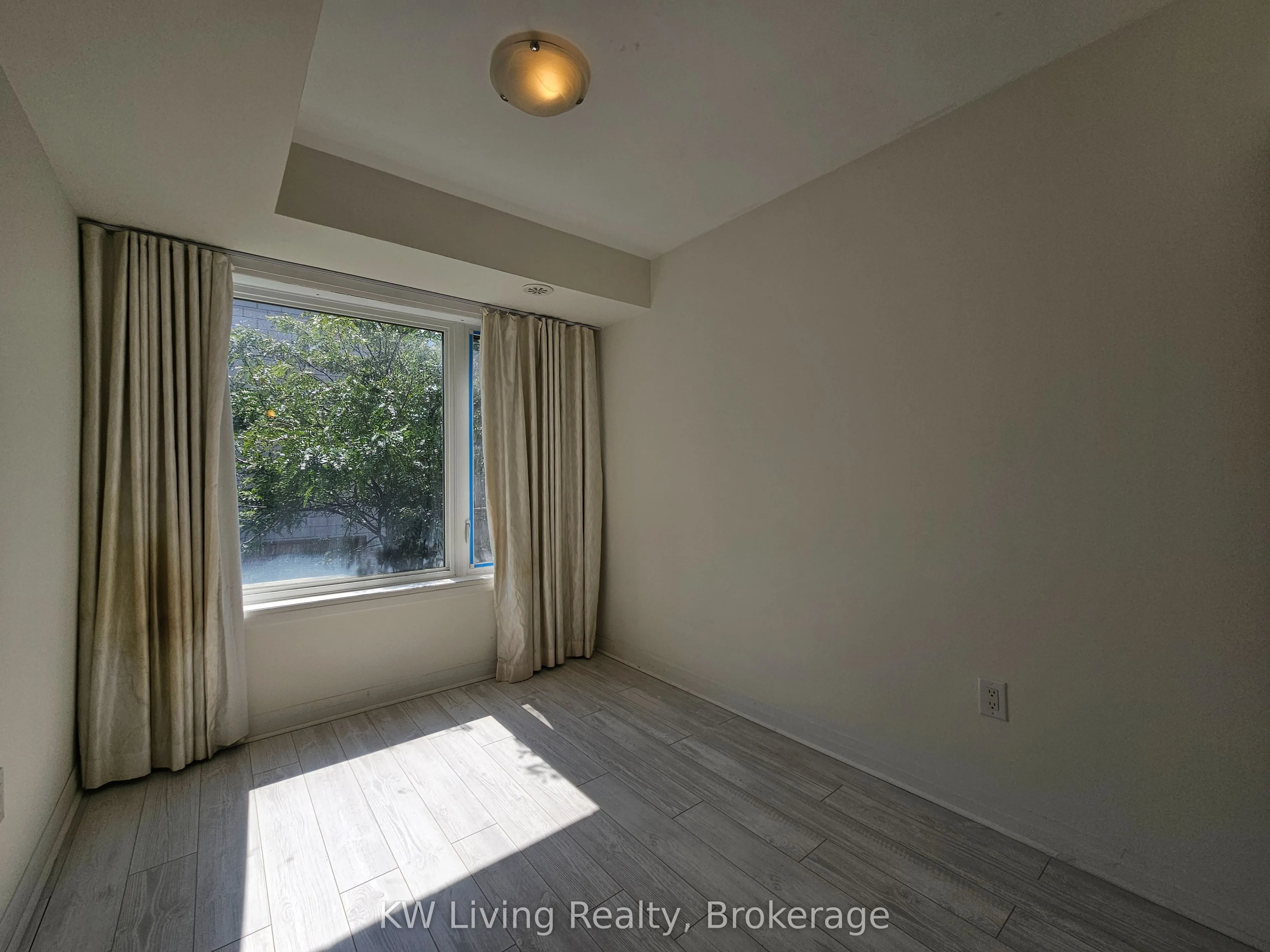 142 William Duncan Road, #14