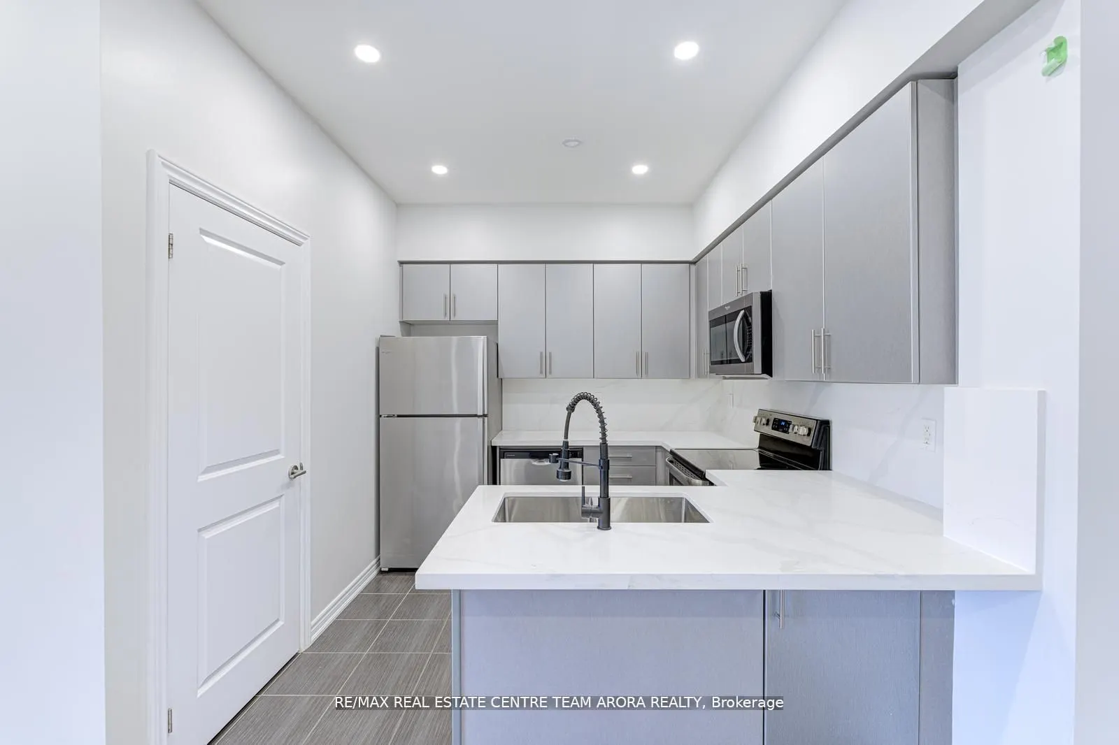 2326 Taunton Road, #303