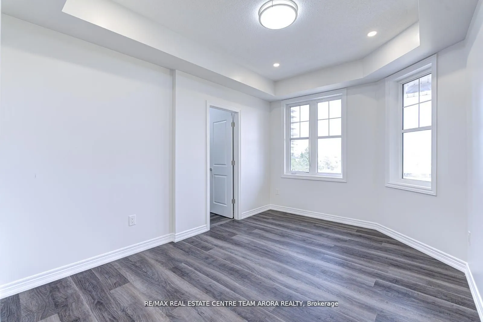 2326 Taunton Road, #303