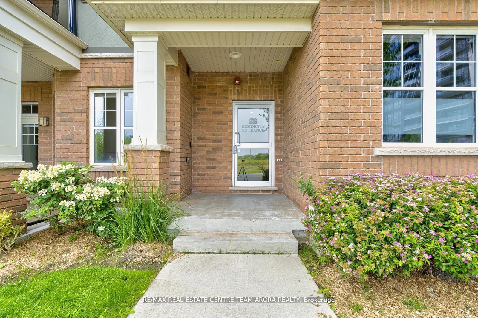 2326 Taunton Road, #303