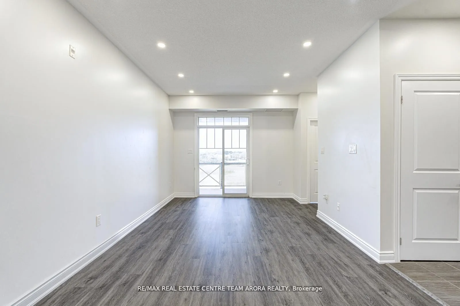 2326 Taunton Road, #303