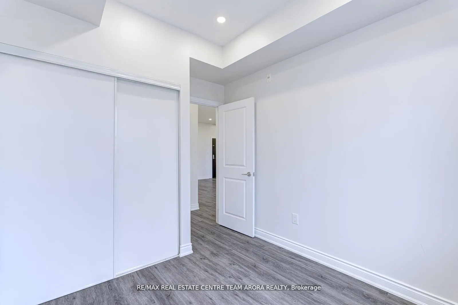 2326 Taunton Road, #303