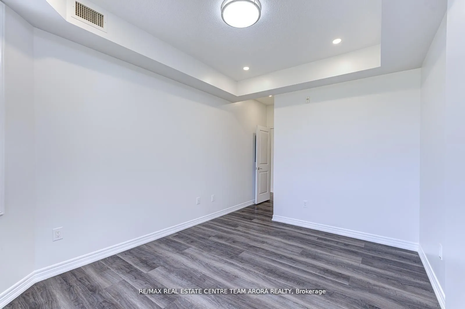 2326 Taunton Road, #303