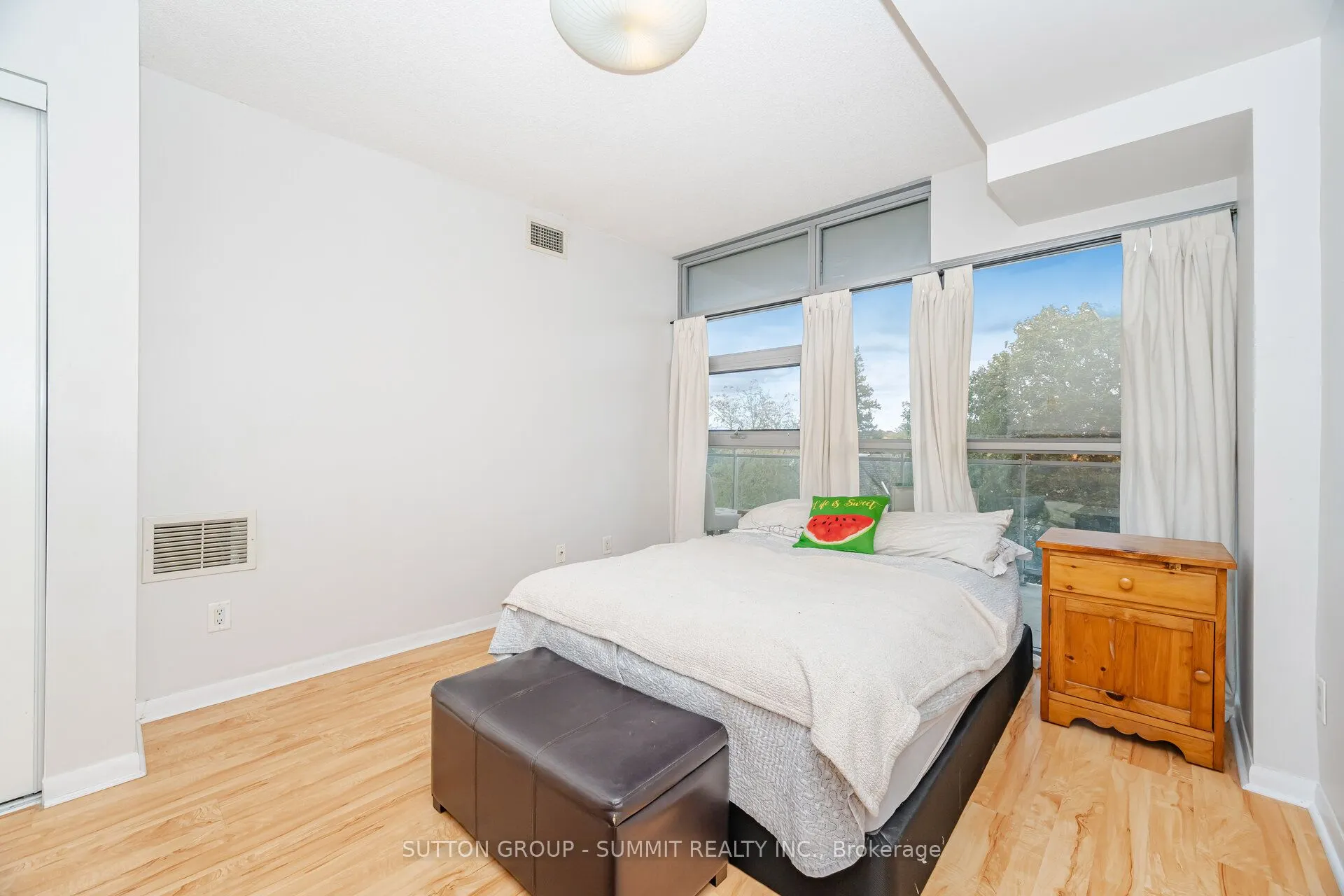 2464 WESTON Road, #401