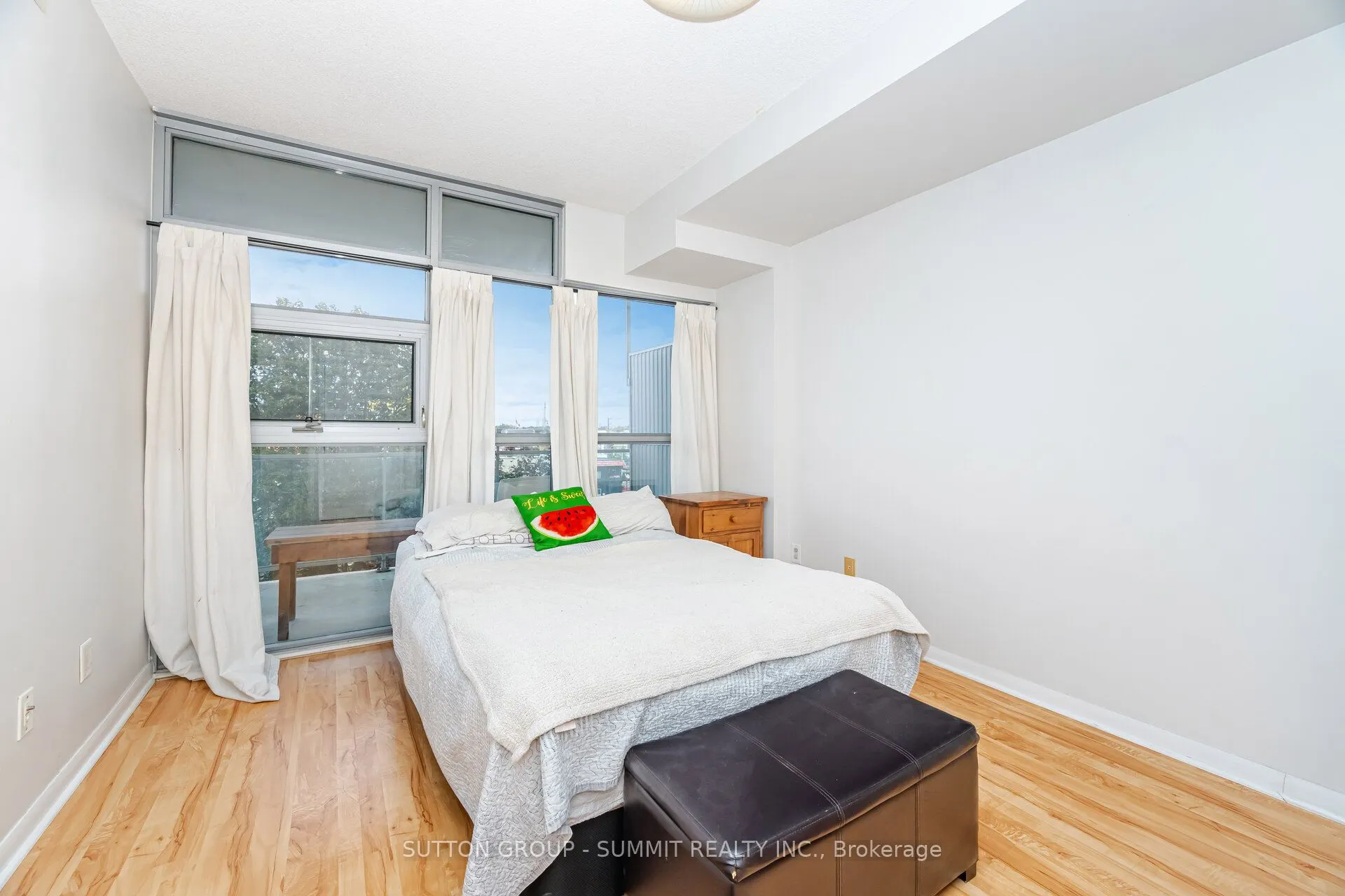 2464 WESTON Road, #401