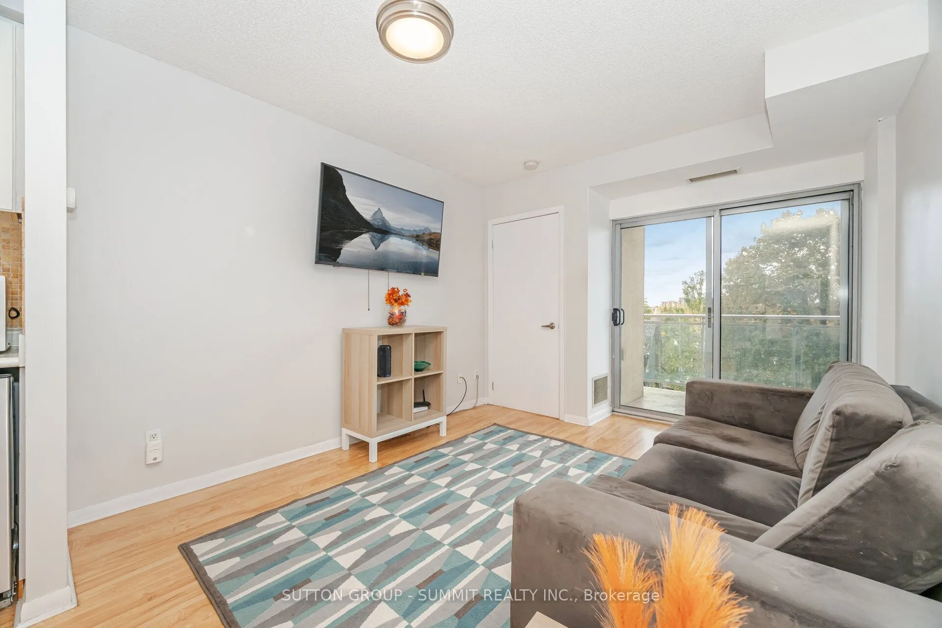 2464 WESTON Road, #401