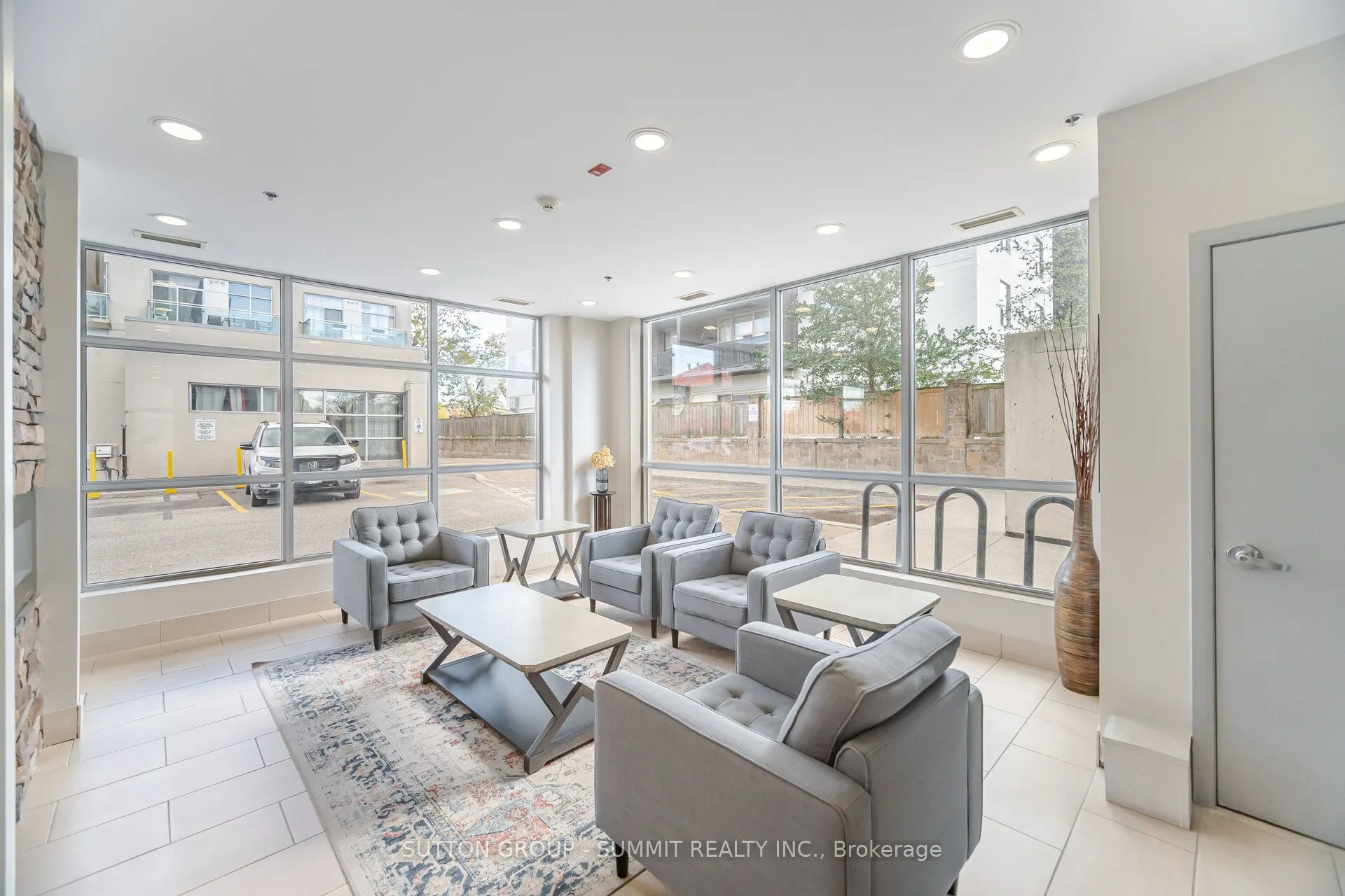 2464 WESTON Road, #401