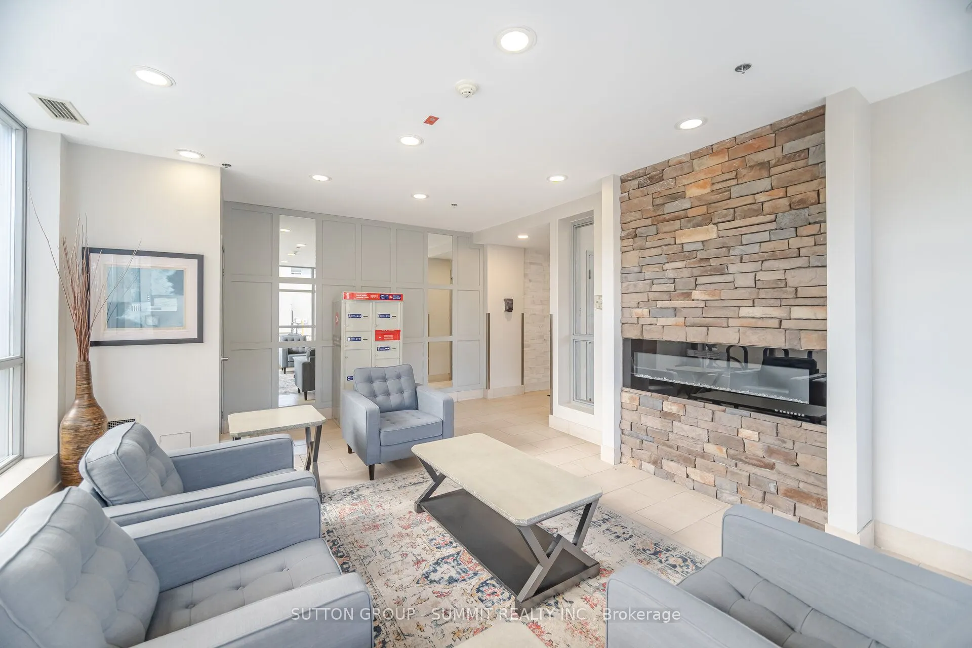 2464 WESTON Road, #401