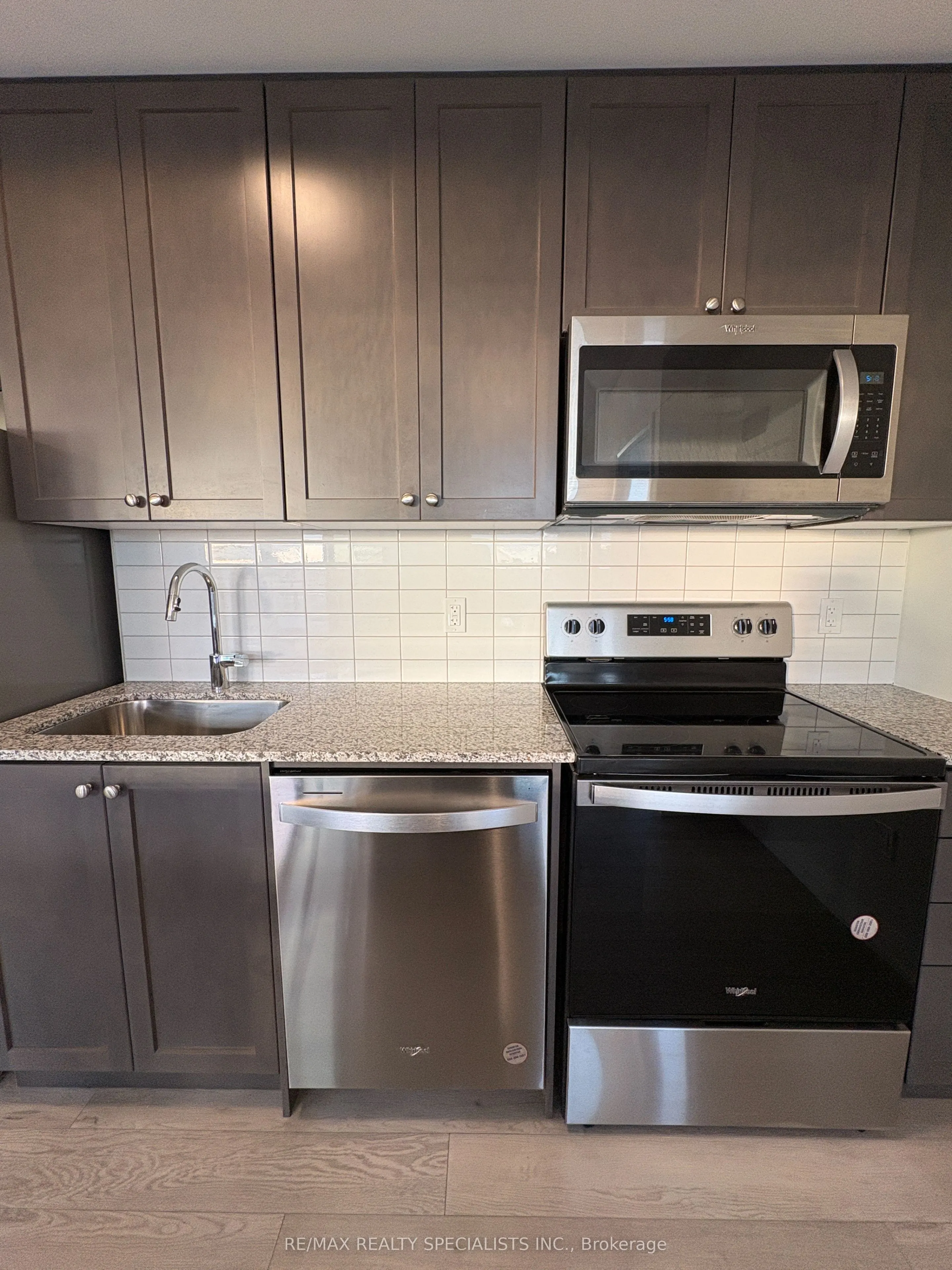 3006 William Cutmore Boulevard, #811