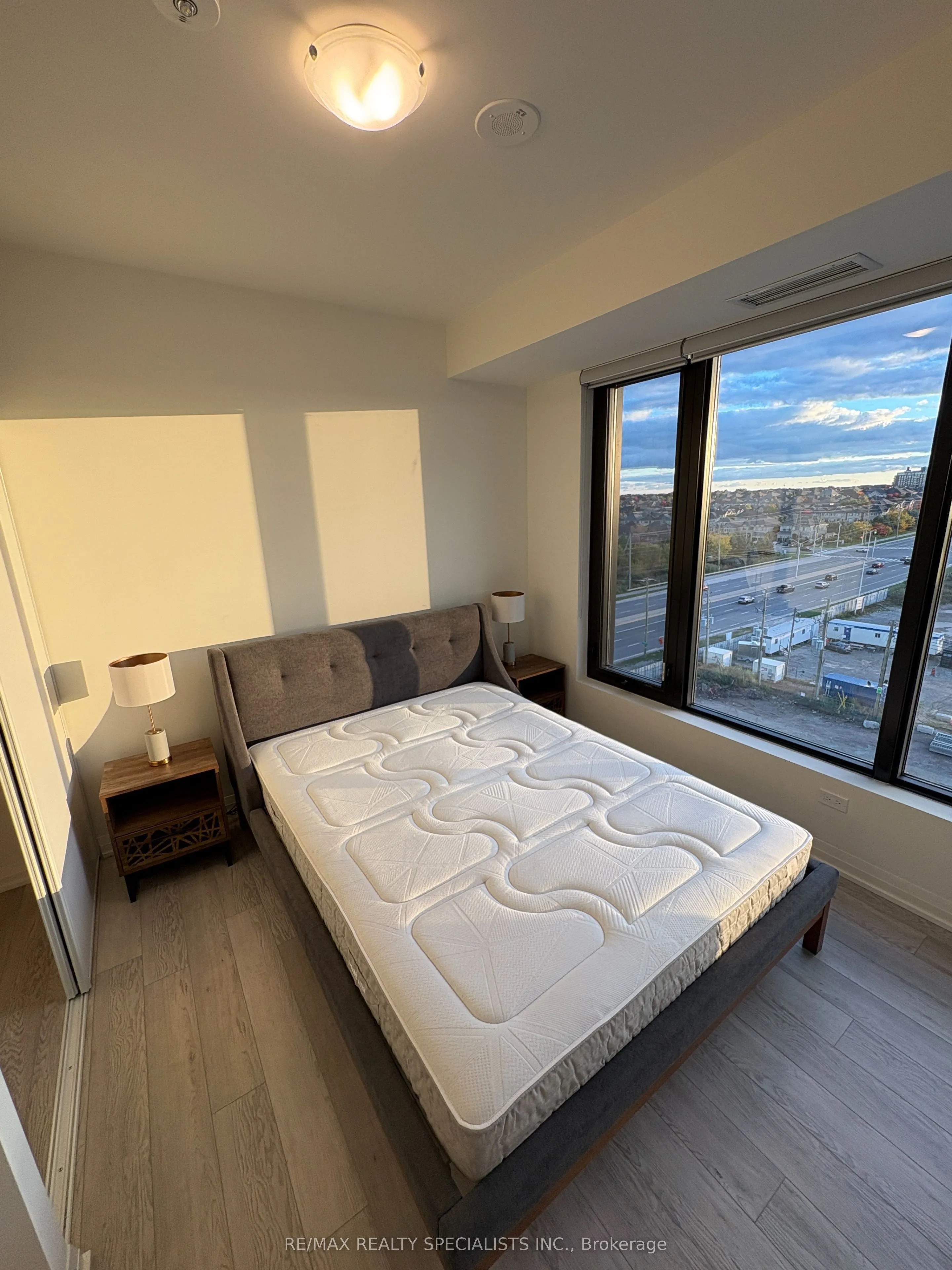 3006 William Cutmore Boulevard, #811