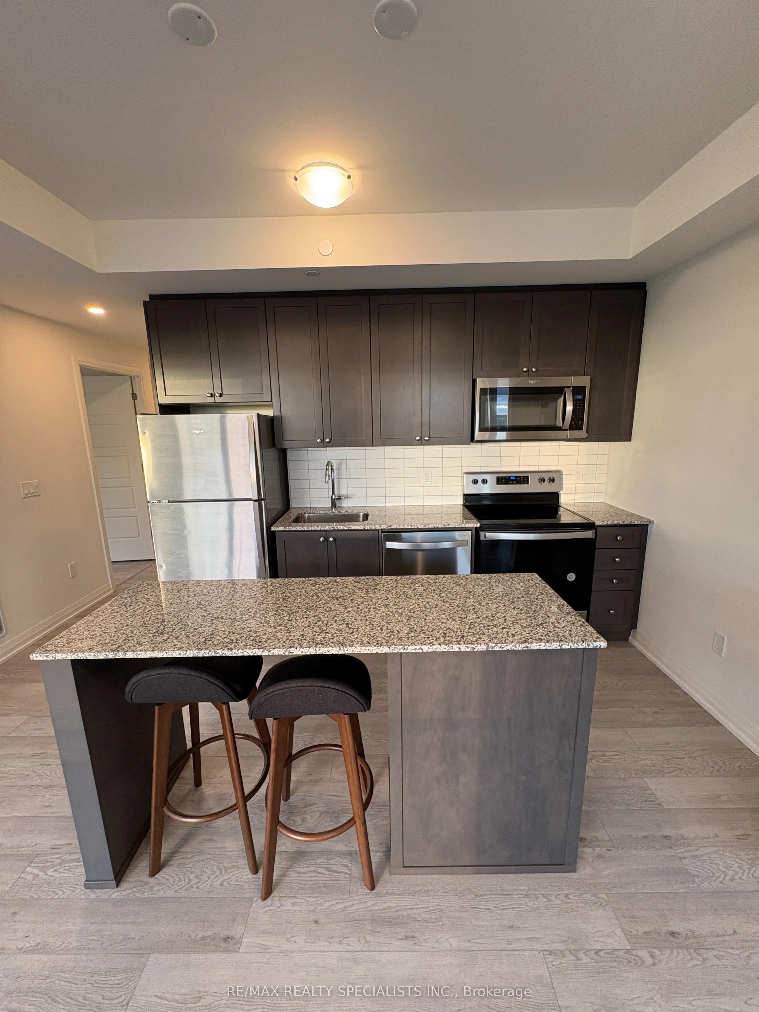 3006 William Cutmore Boulevard, #811