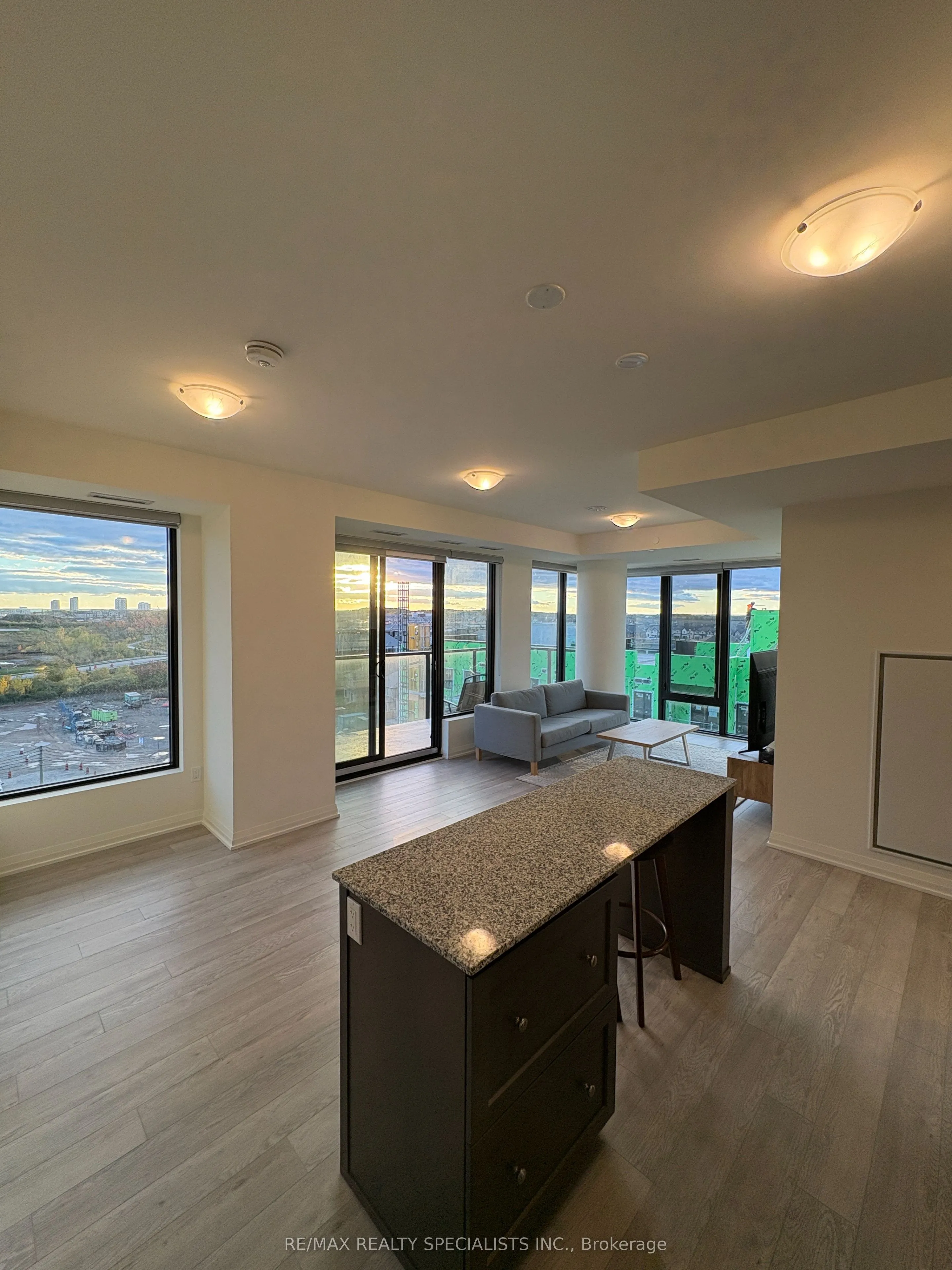 3006 William Cutmore Boulevard, #811