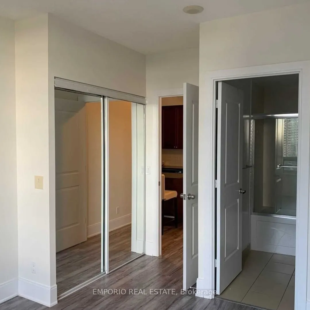 330 Burnhamthorpe Road W, #1604