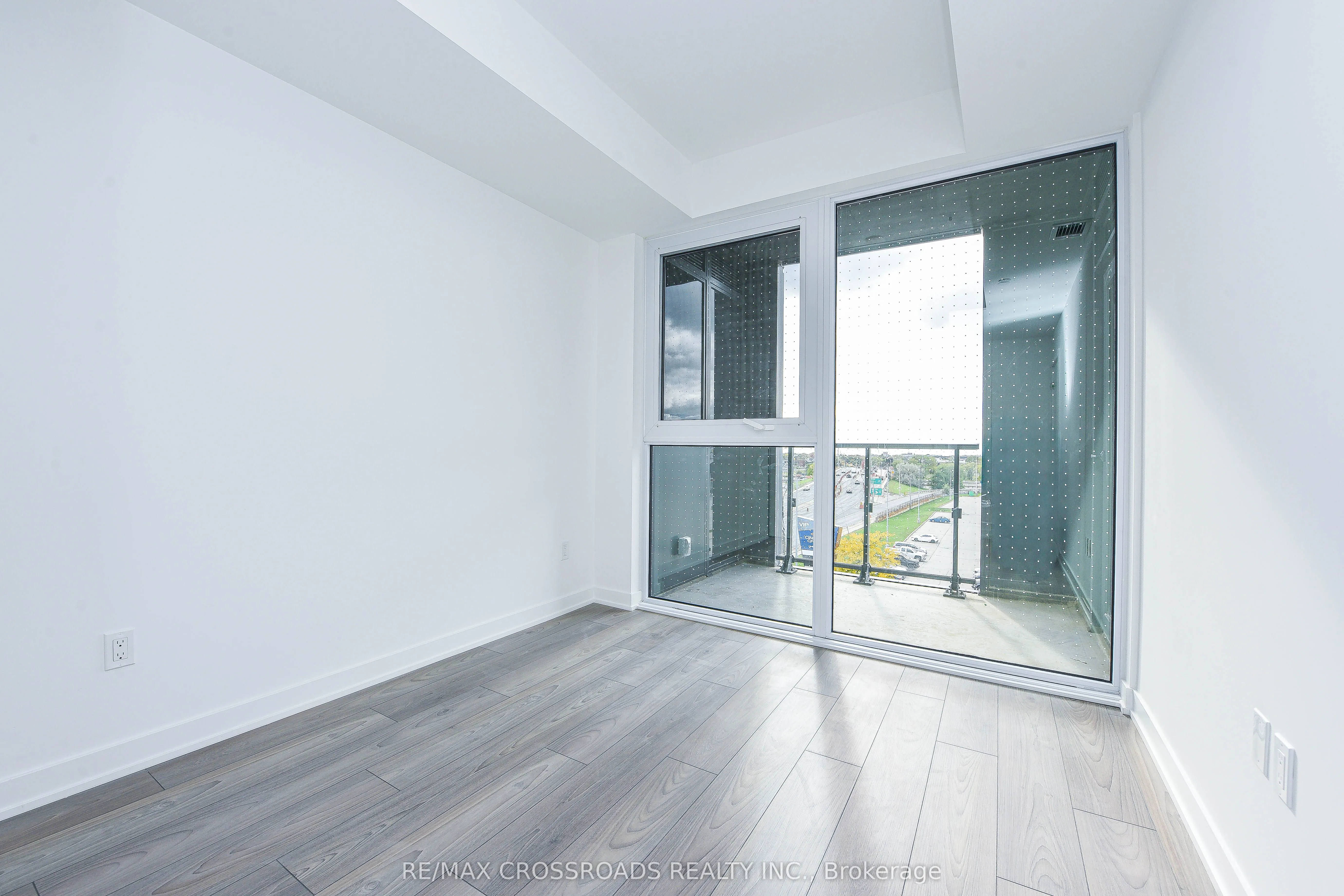 1007 The Queensway, #416