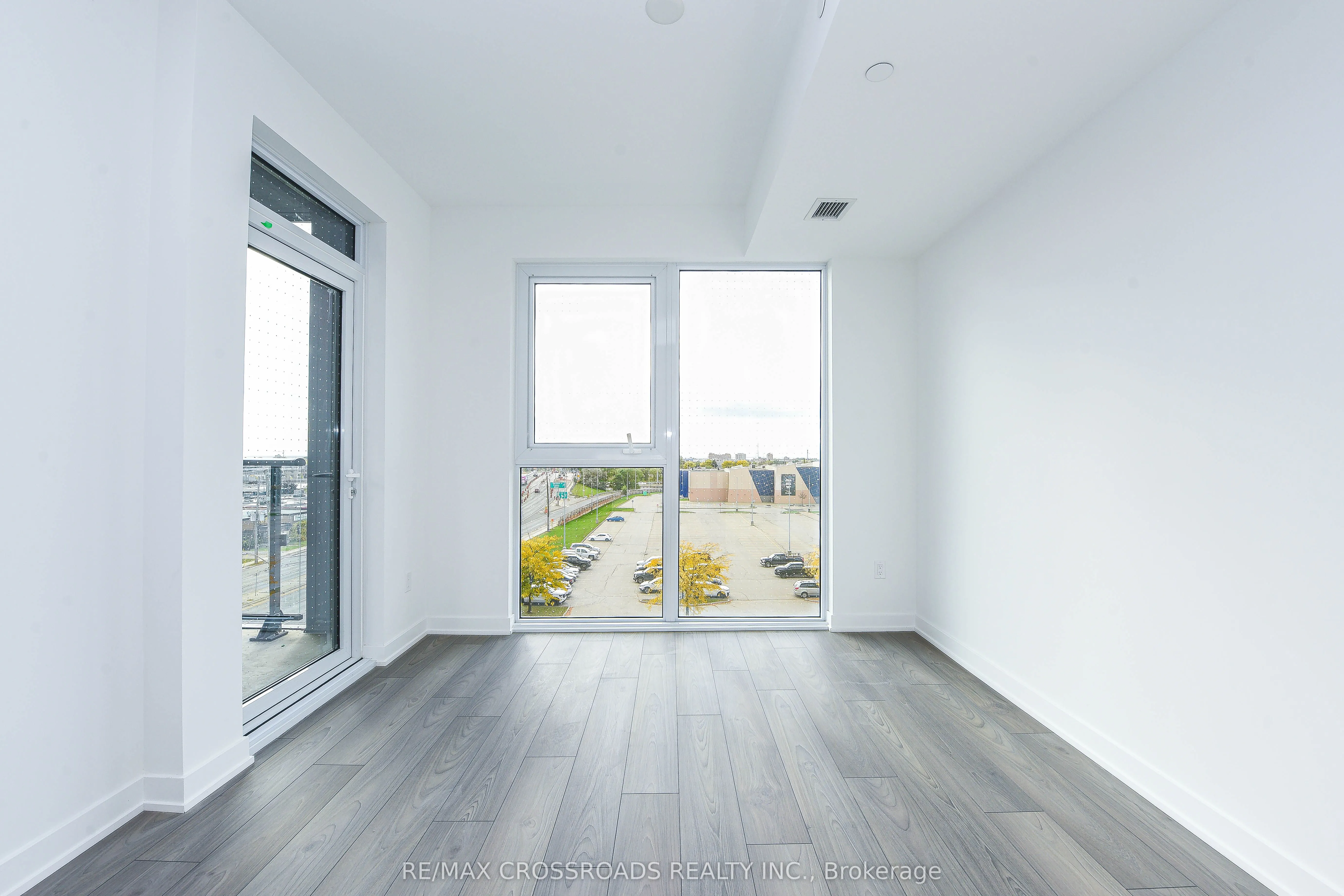 1007 The Queensway, #416