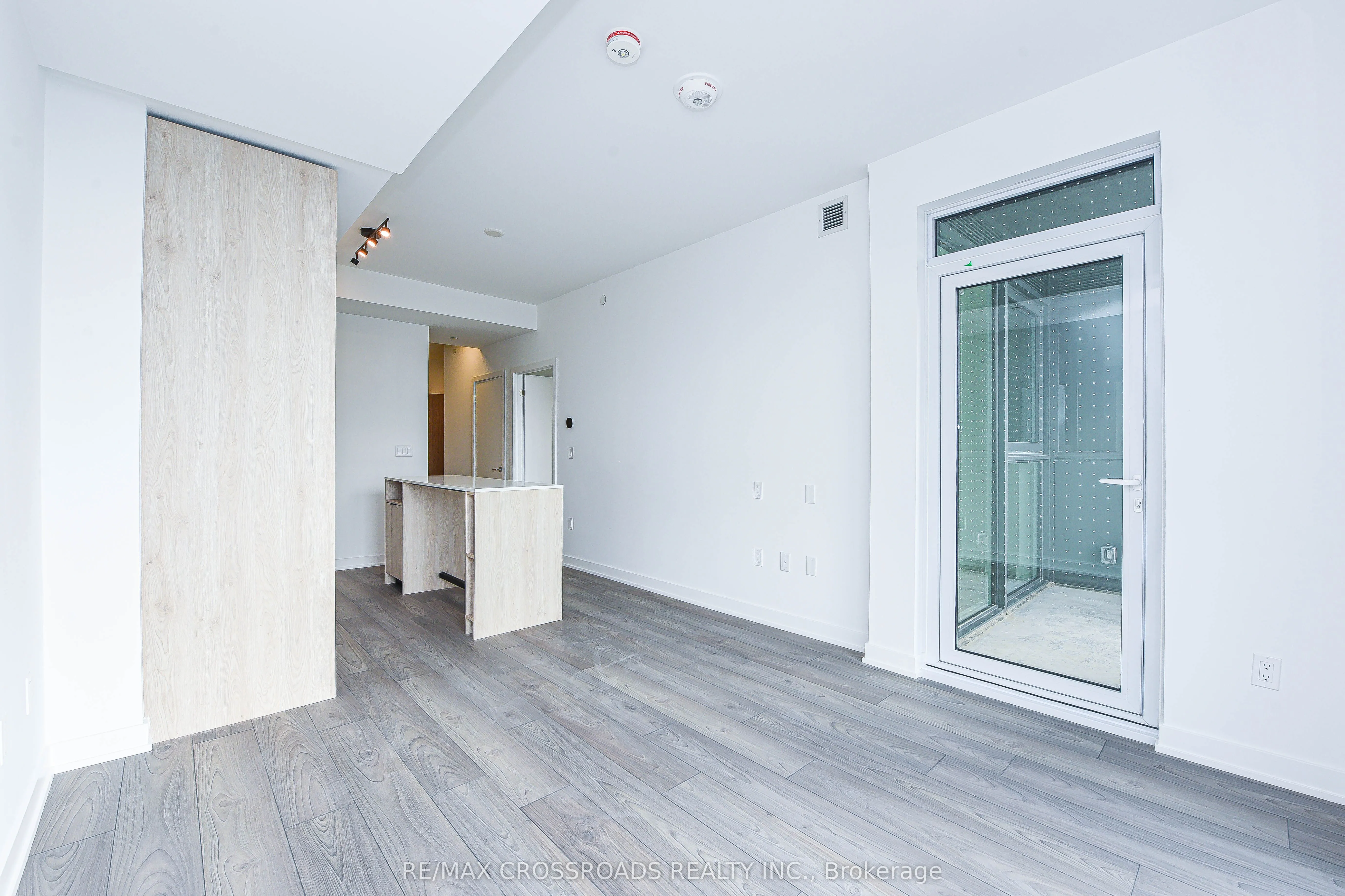 1007 The Queensway, #416