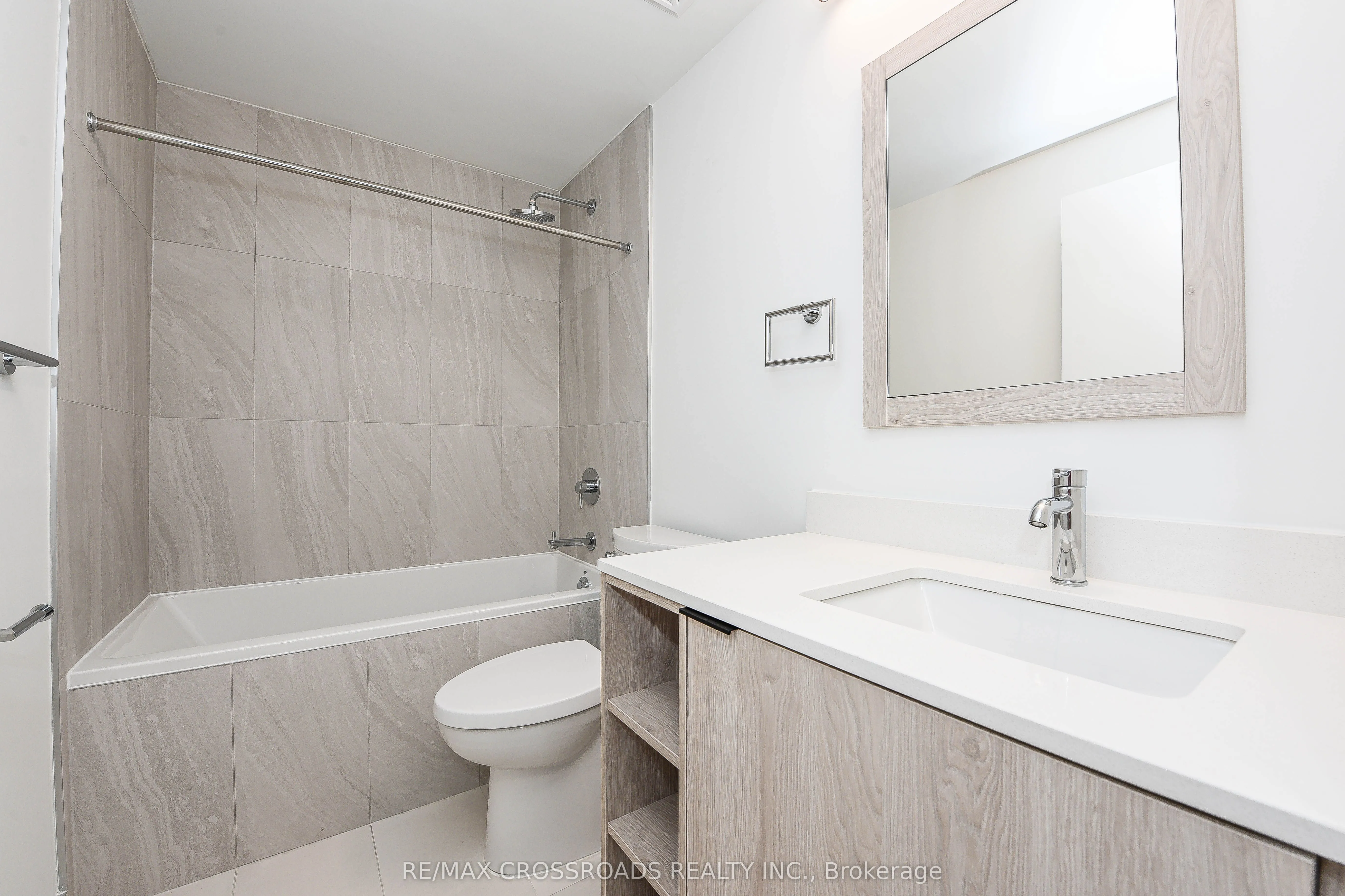 1007 The Queensway, #416