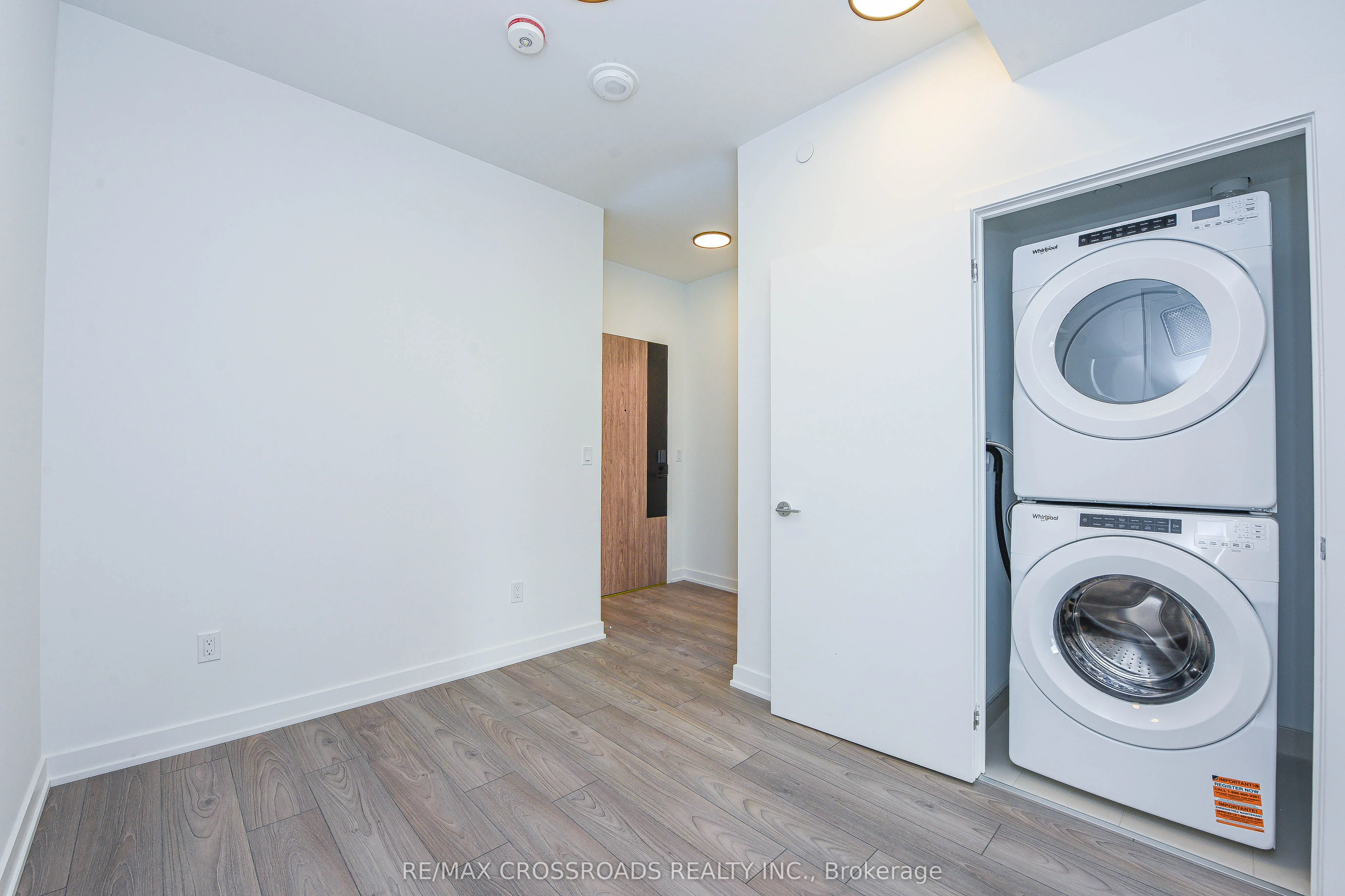 1007 The Queensway, #416