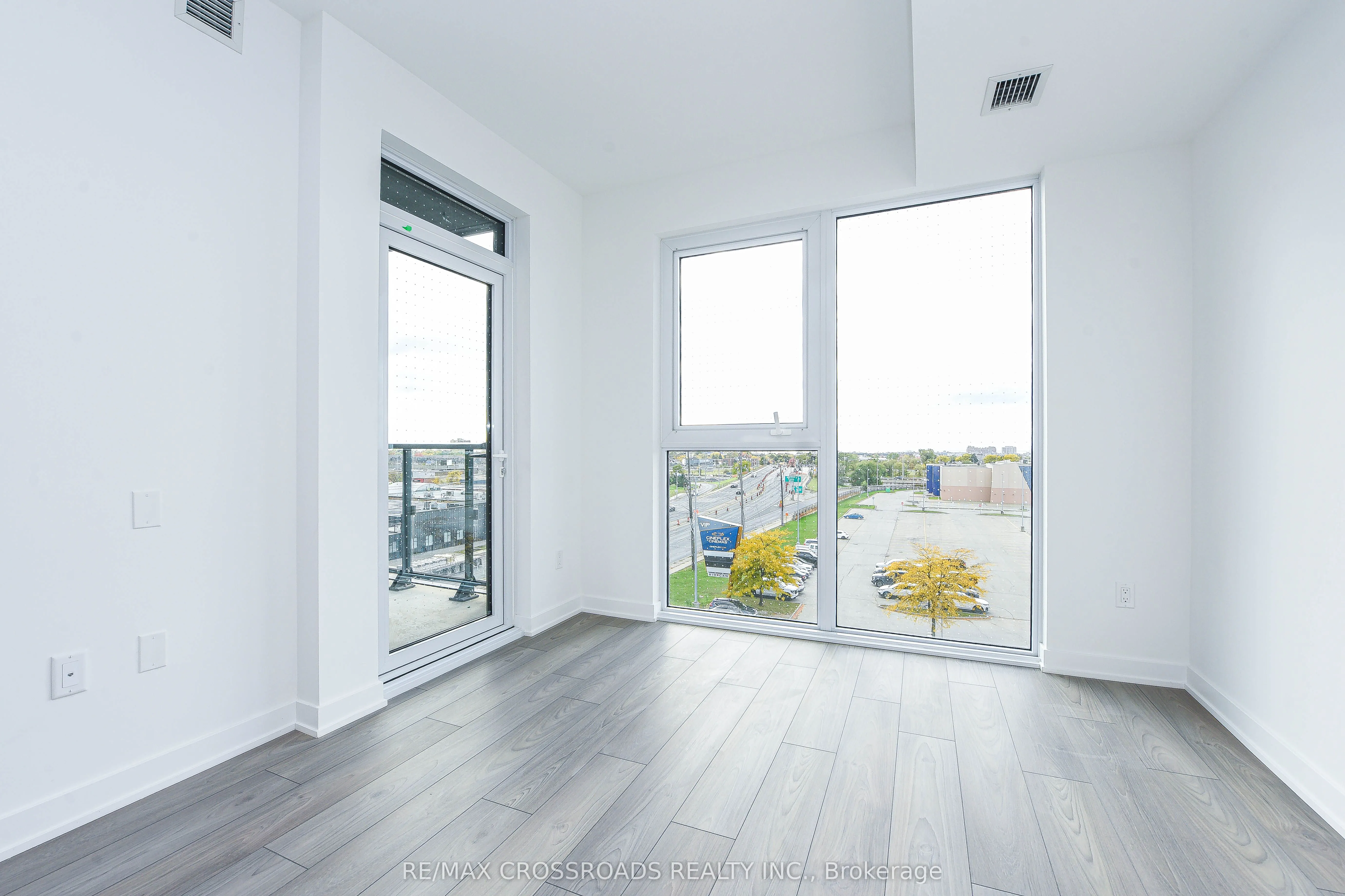 1007 The Queensway, #416