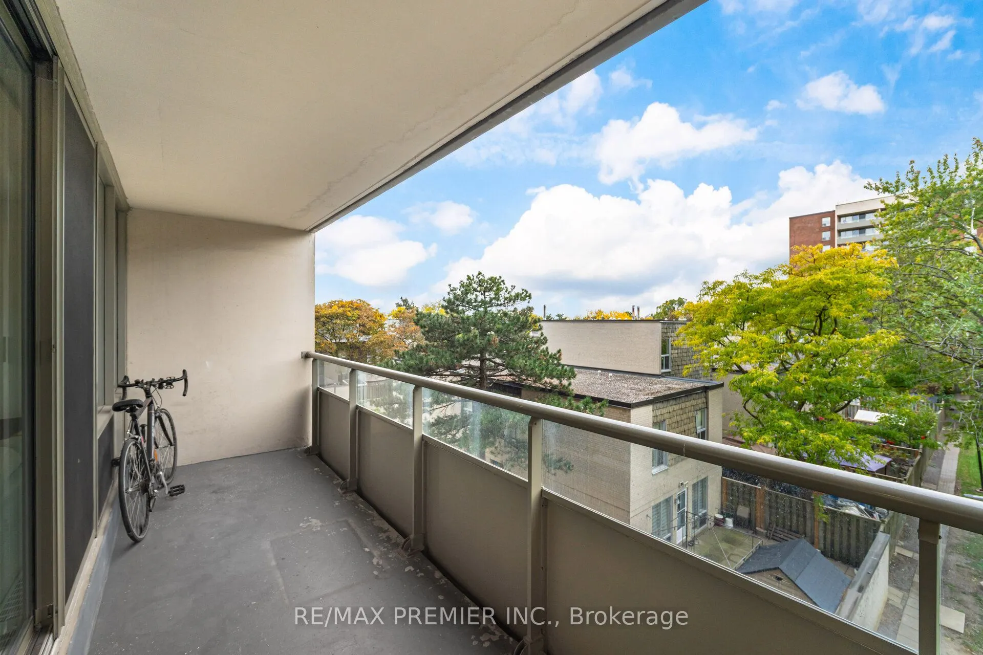 9 Four Winds Drive, #411