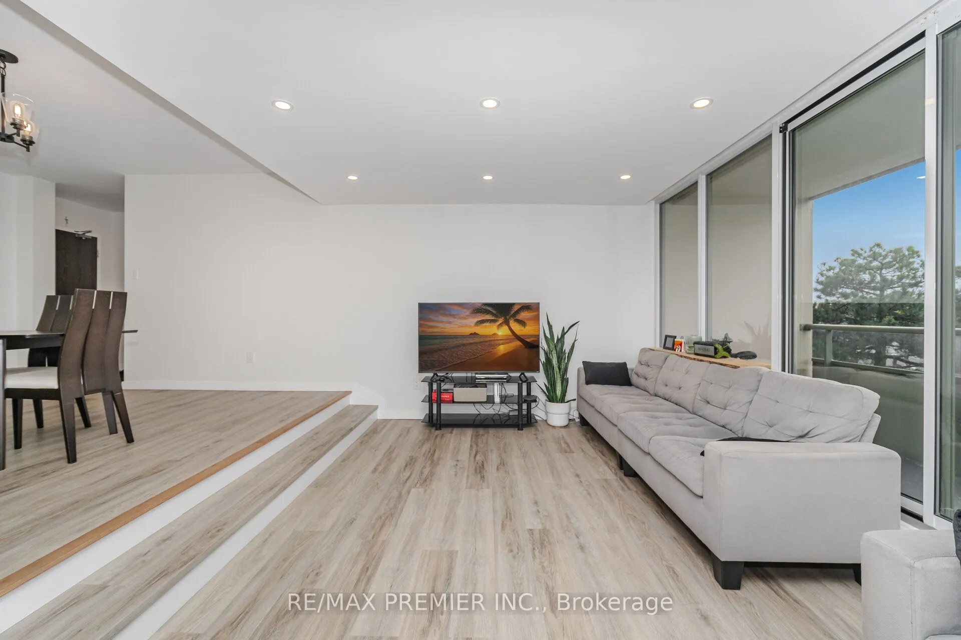 9 Four Winds Drive, #411