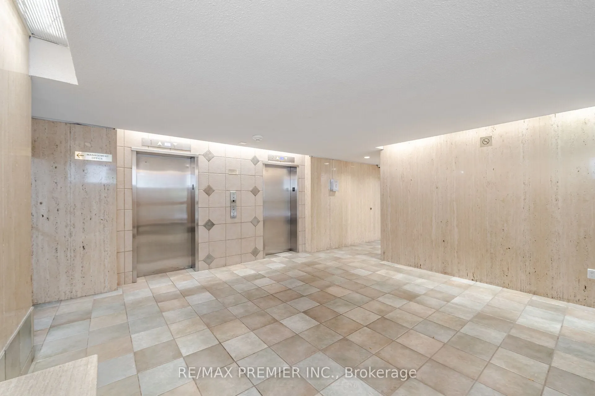 9 Four Winds Drive, #411