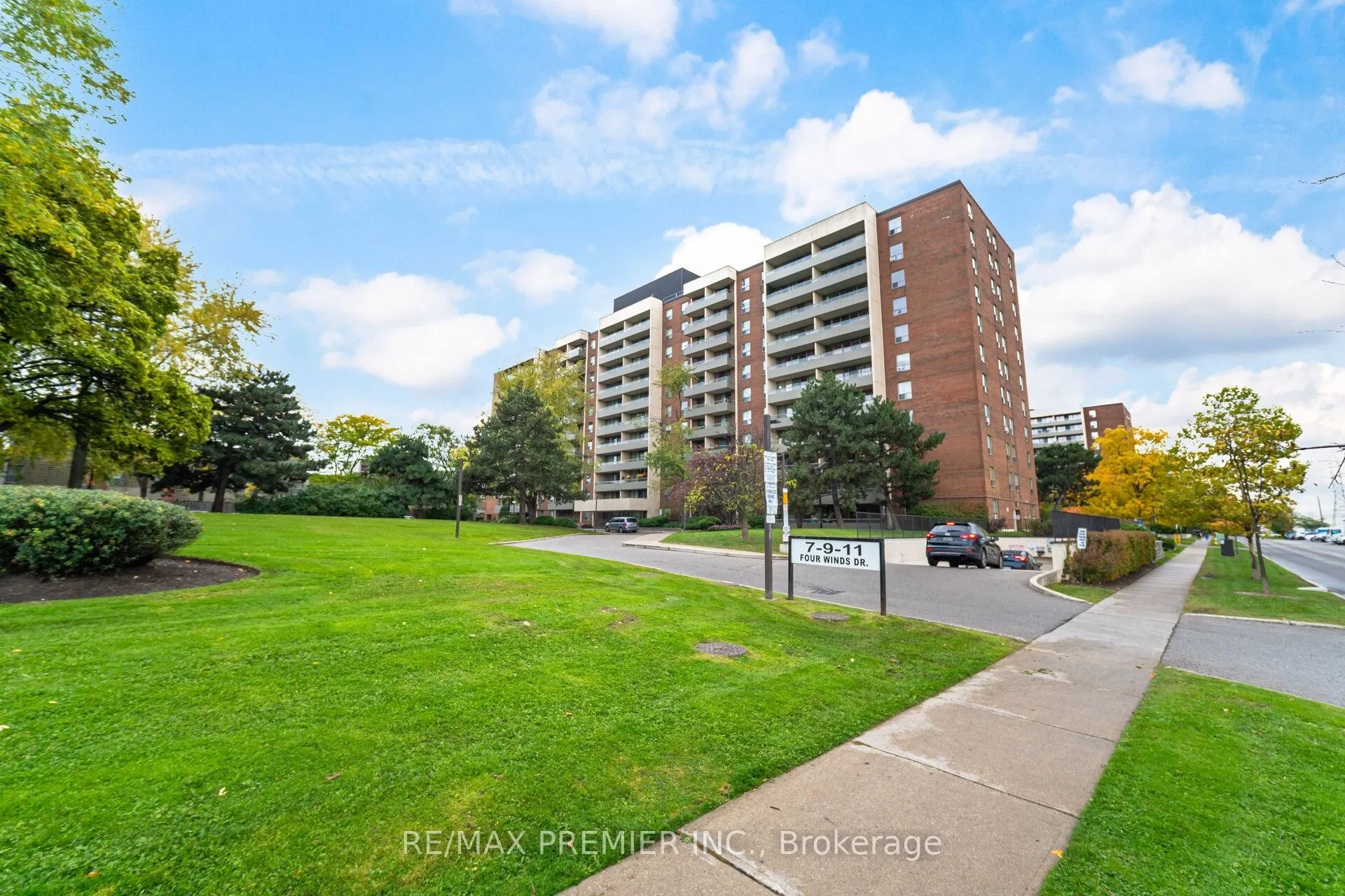 9 Four Winds Drive, #411