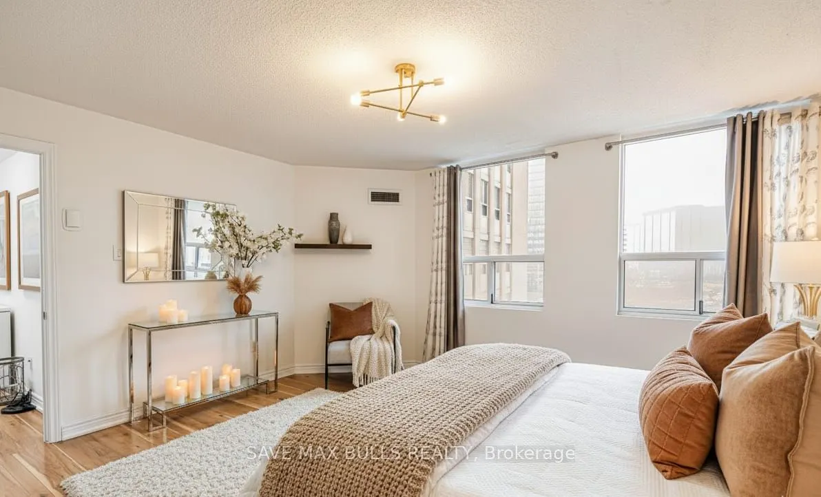 3650 Kaneff Crescent, #908