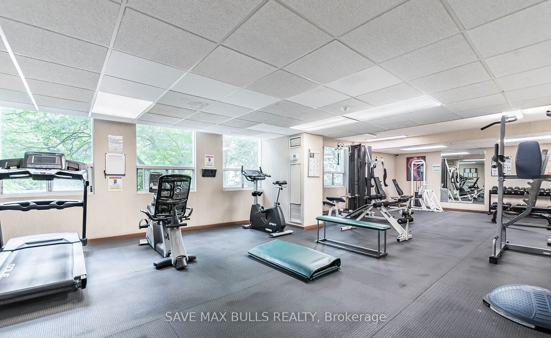 3650 Kaneff Crescent, #908