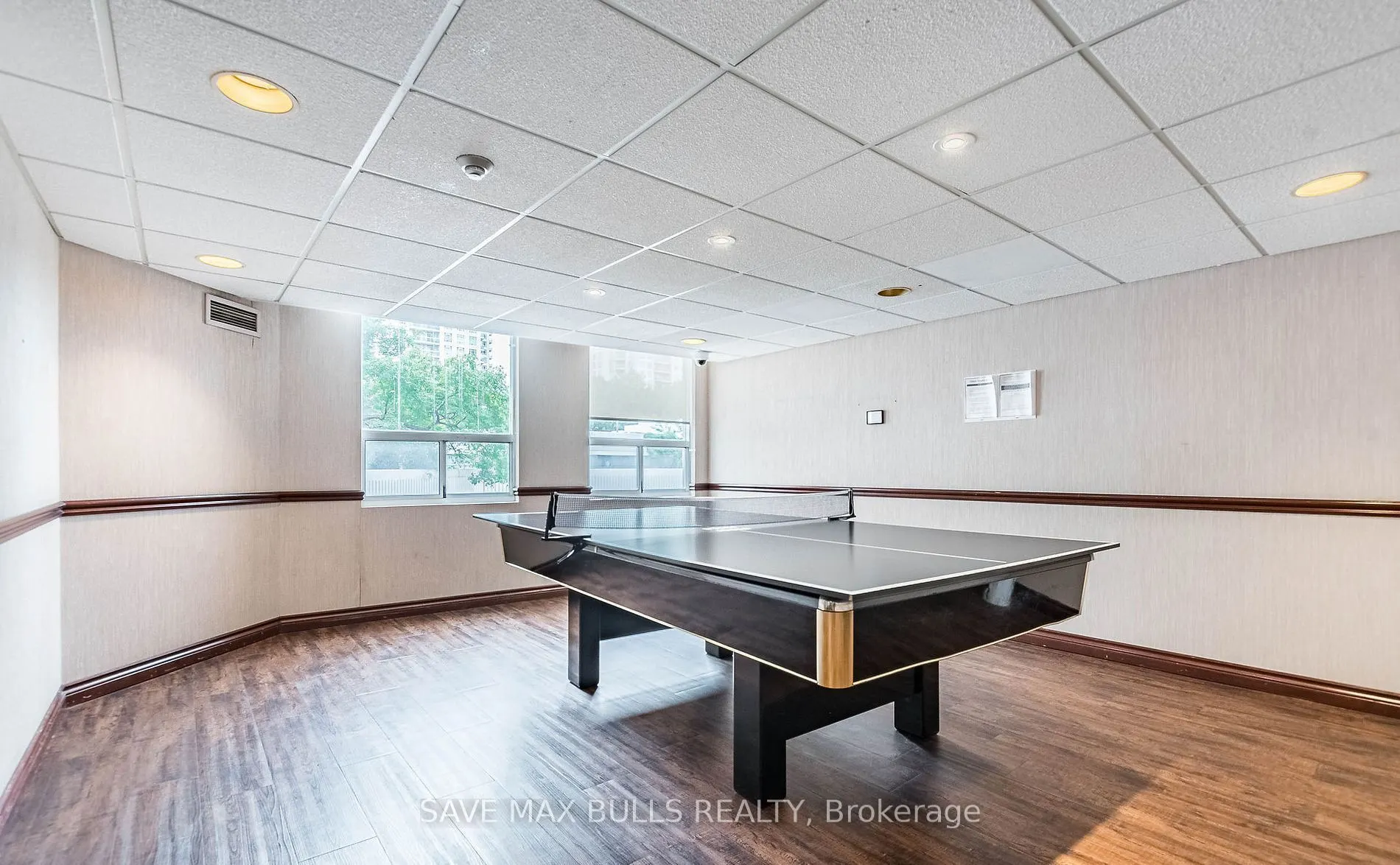 3650 Kaneff Crescent, #908