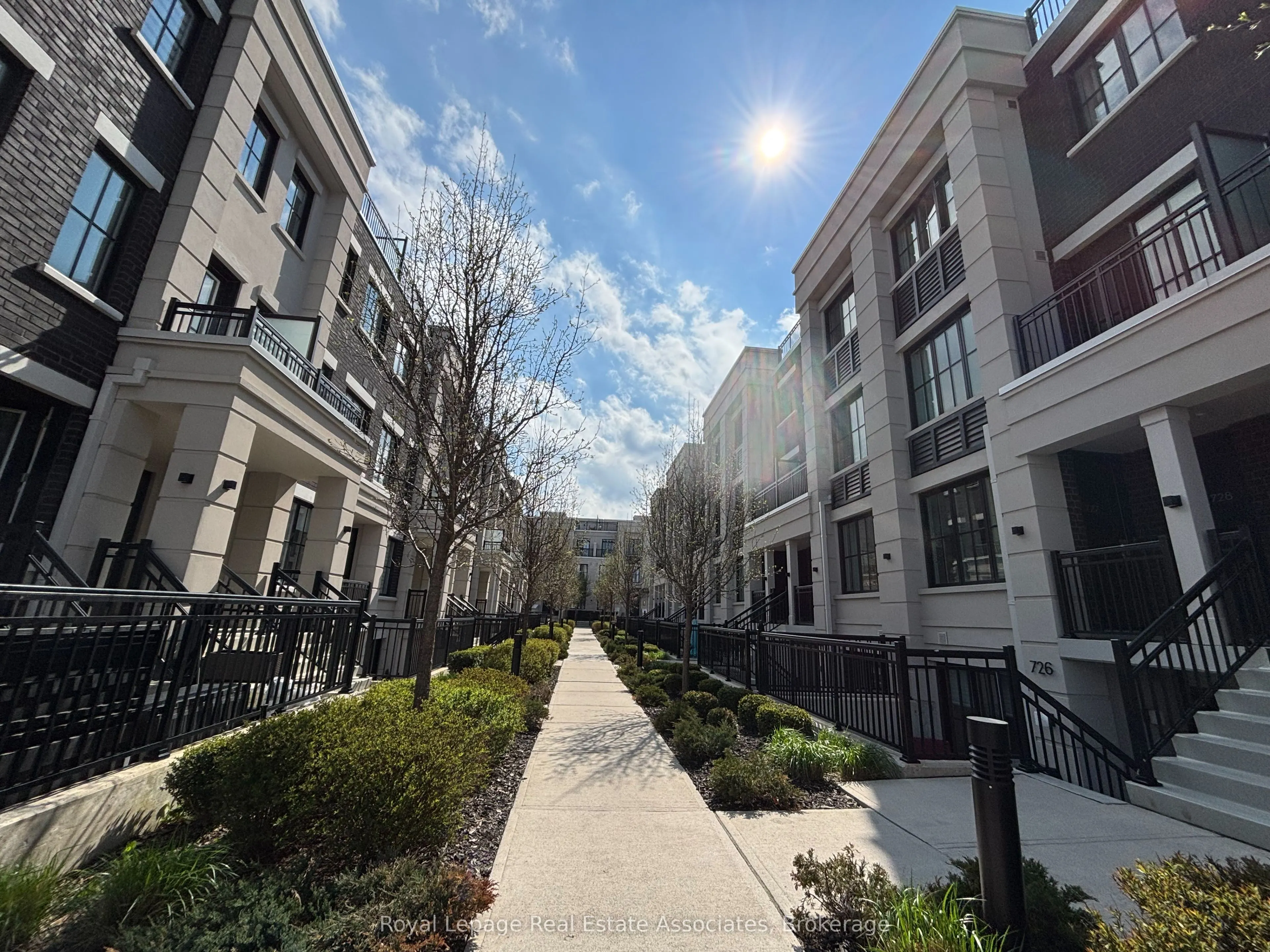 665 Cricklewood Drive, #728