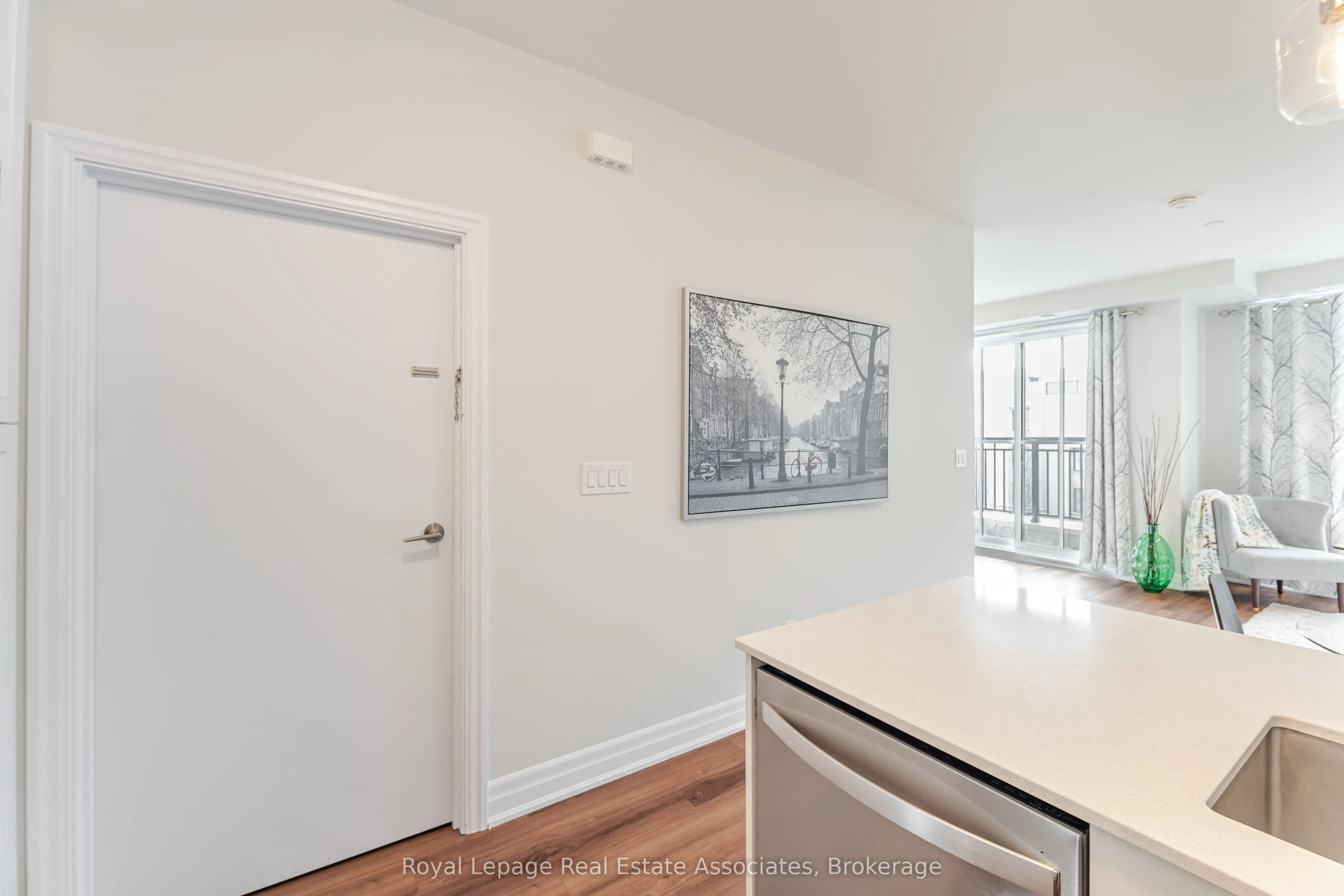 665 Cricklewood Drive, #728