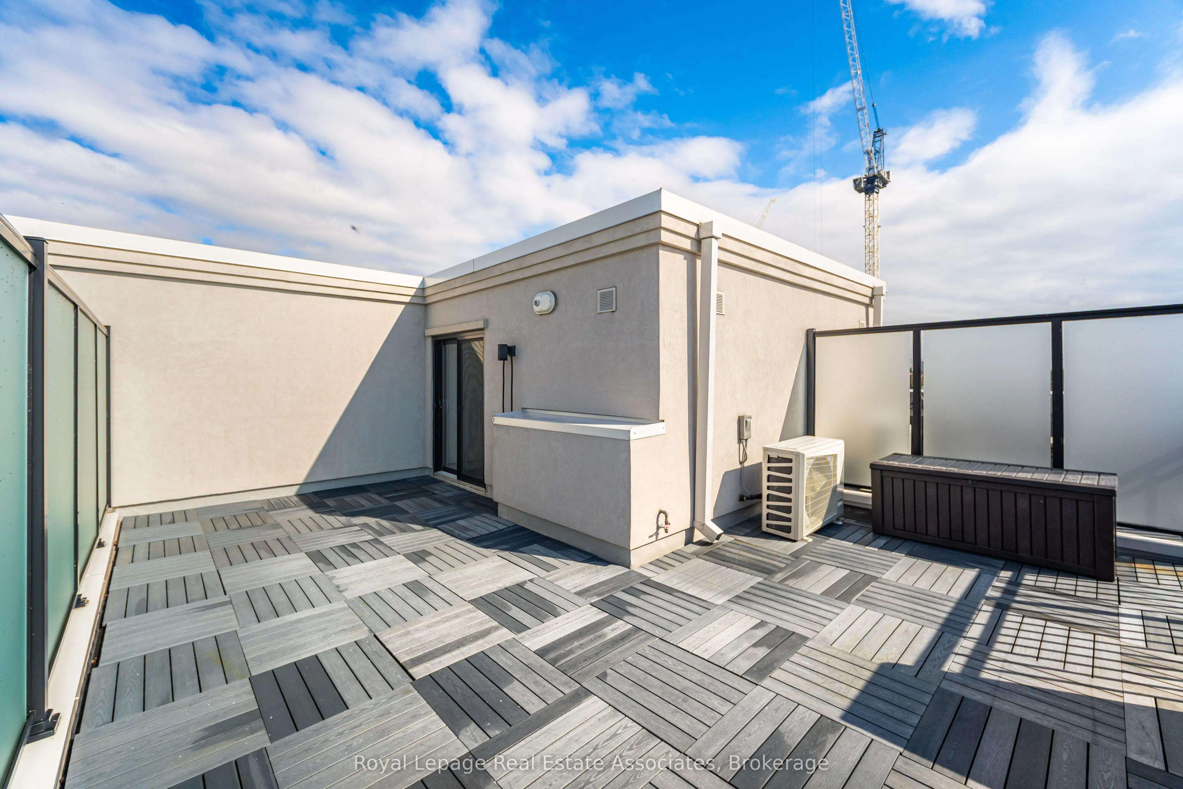 665 Cricklewood Drive, #728