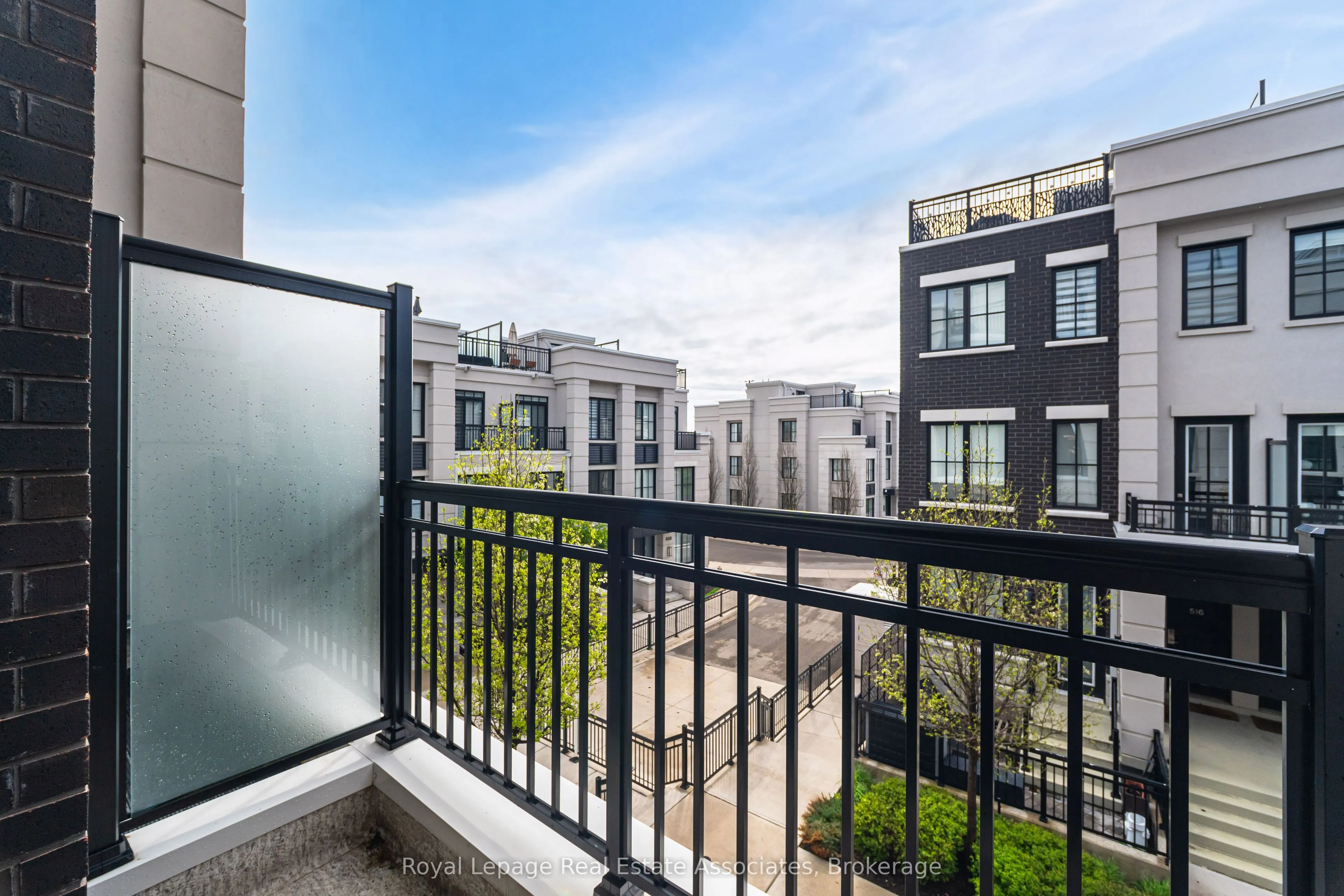 665 Cricklewood Drive, #728