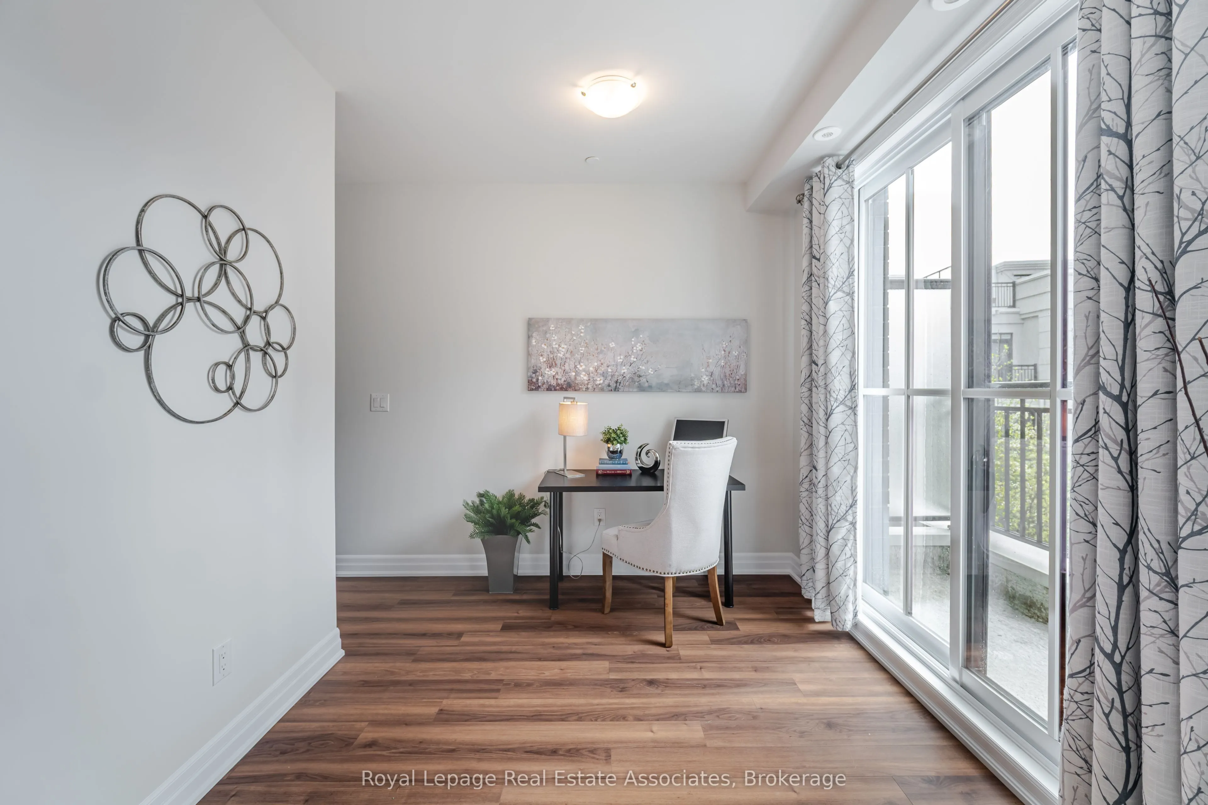 665 Cricklewood Drive, #728