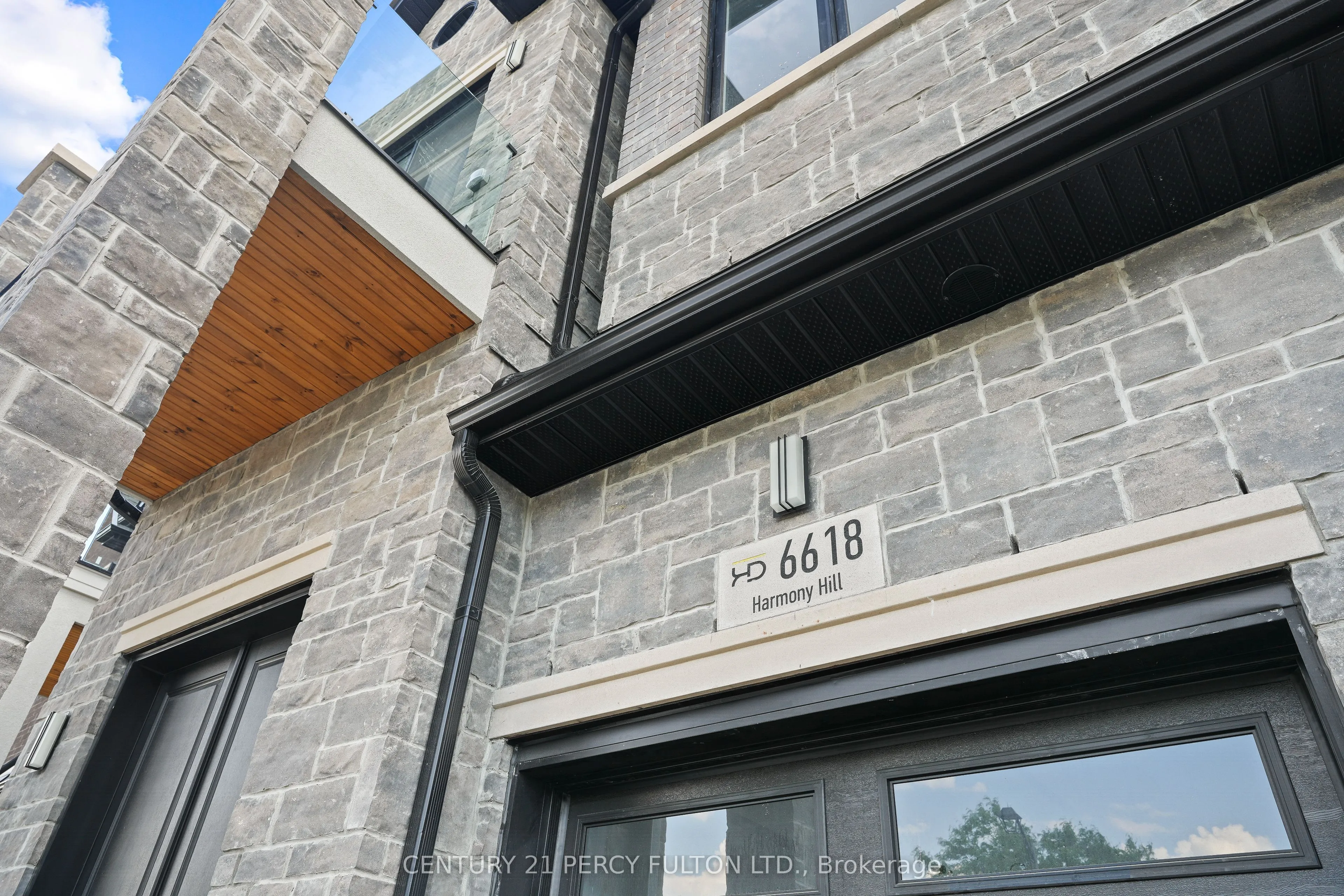 6618 Harmony Hill
