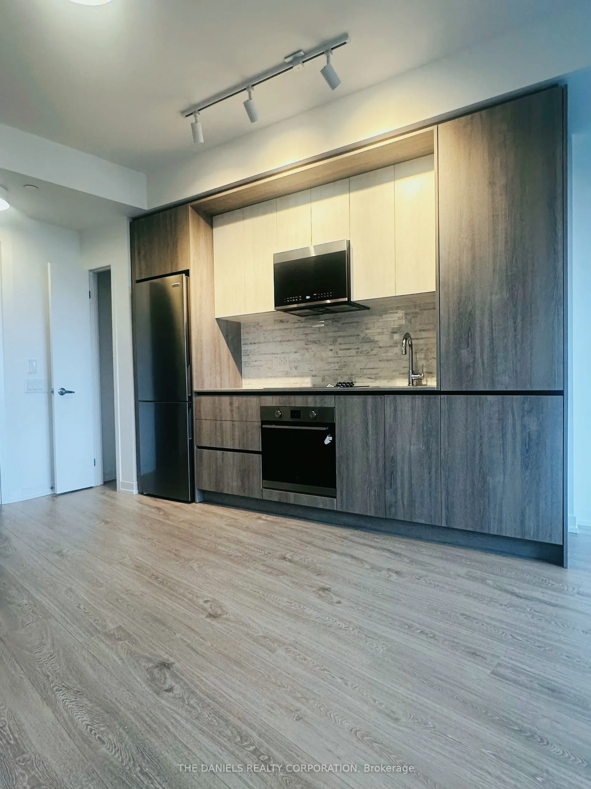 2485 Eglinton Avenue W, #622